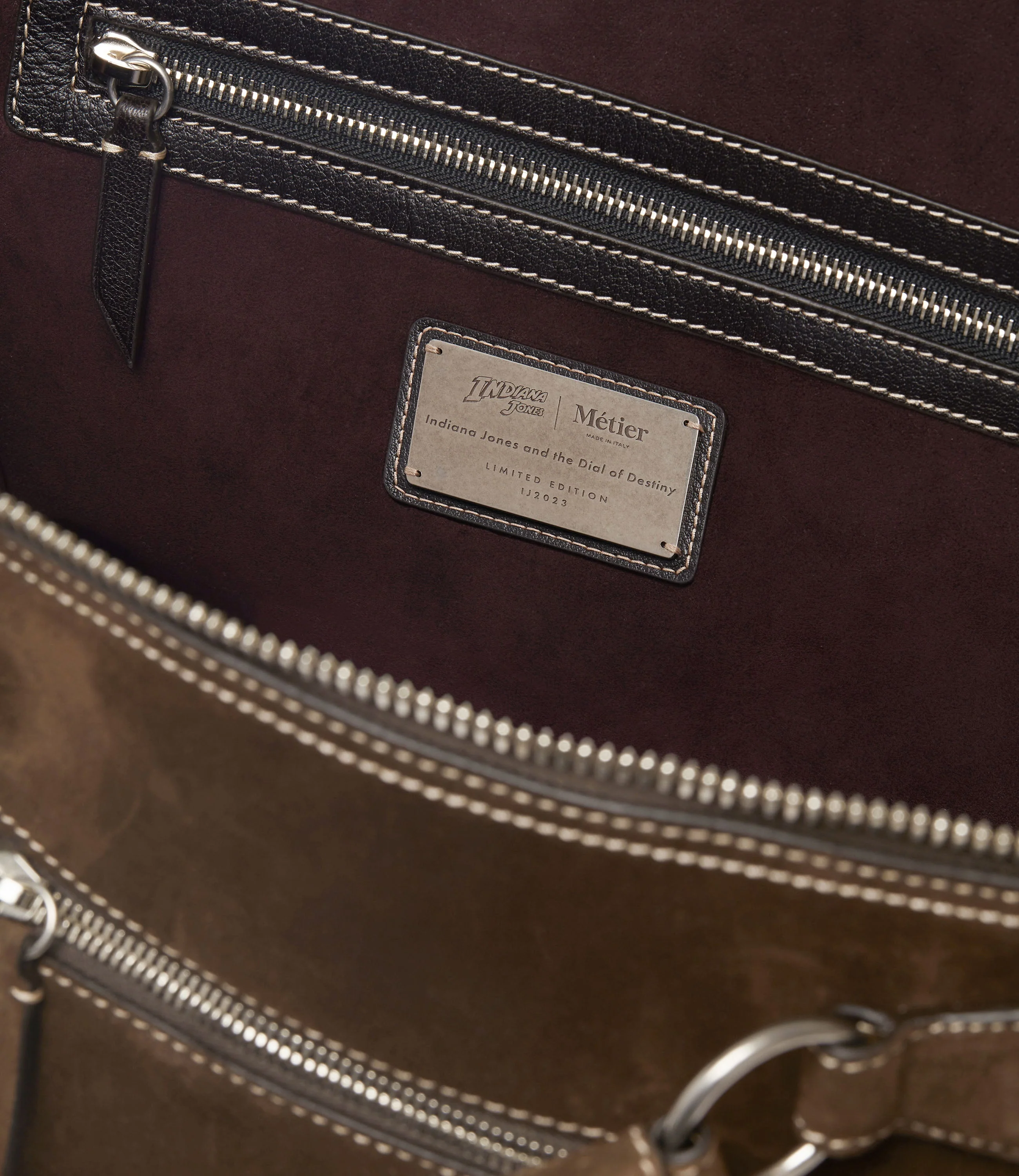 Metier - INDIANA JONES™ Vagabond Duffle Chocolate Suede - Image 4