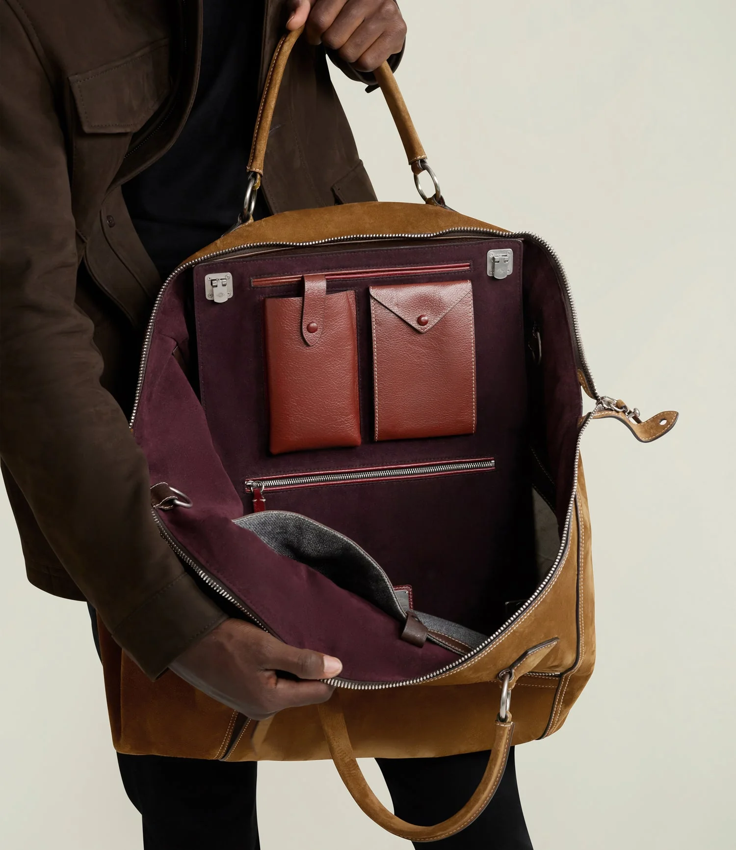 Metier - INDIANA JONES™ Vagabond Duffle Marrakech Suede - Collector’s Edition 1/10 - Image 10