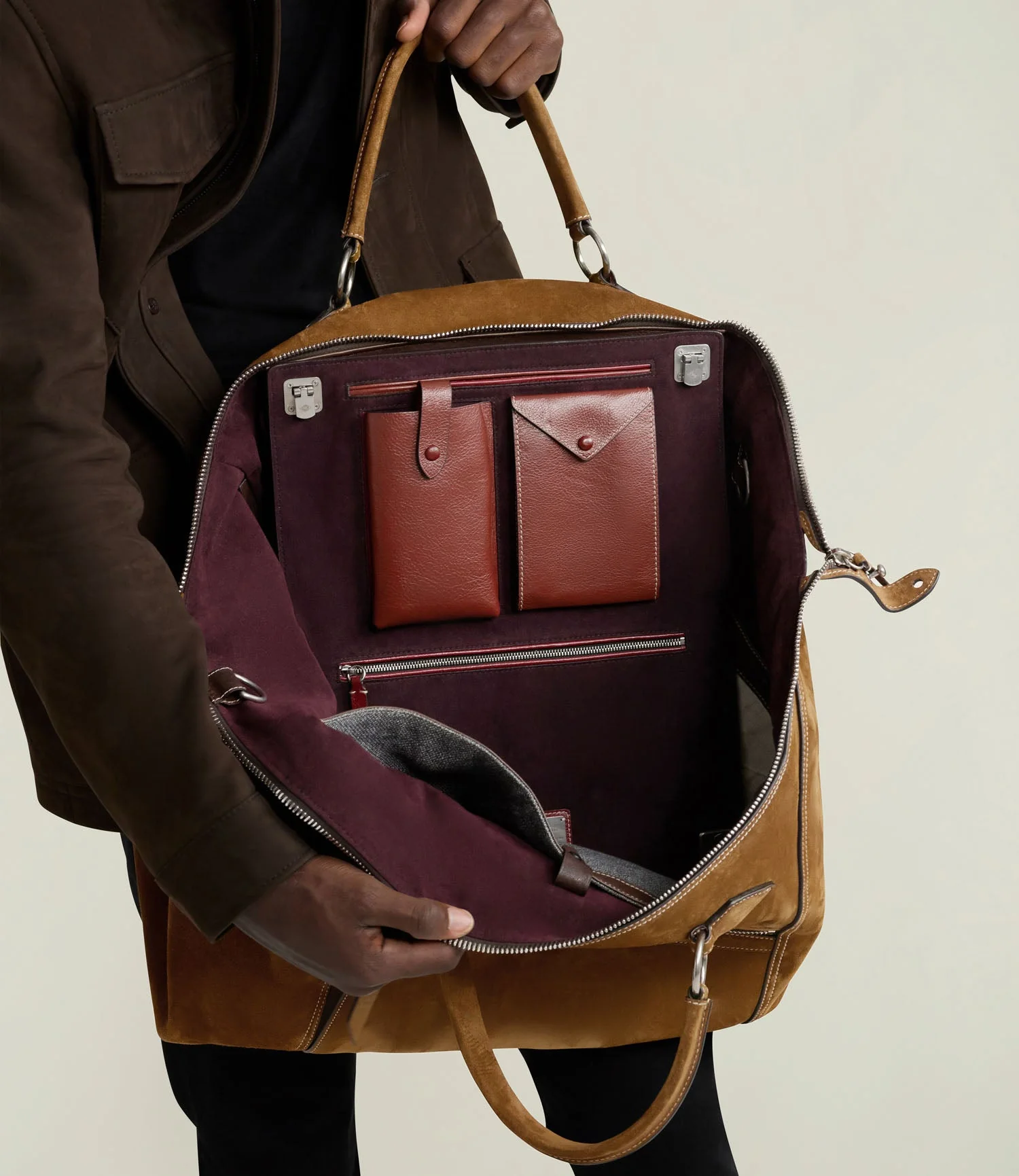 Metier - INDIANA JONES™ Vagabond Duffle Marrakech Suede - Collector’s Edition 4/10 - Image 10