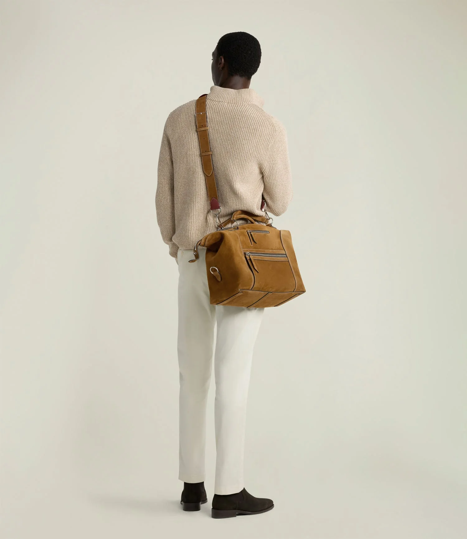 Metier - INDIANA JONES™ Vagabond Messenger Marrakech Suede - Collector’s Edition 8/10 - Image 9