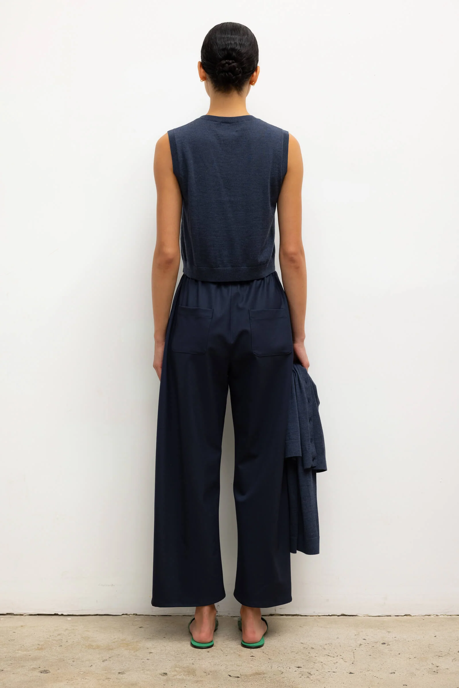 Leset - James Sleeveless Crew - Image 7