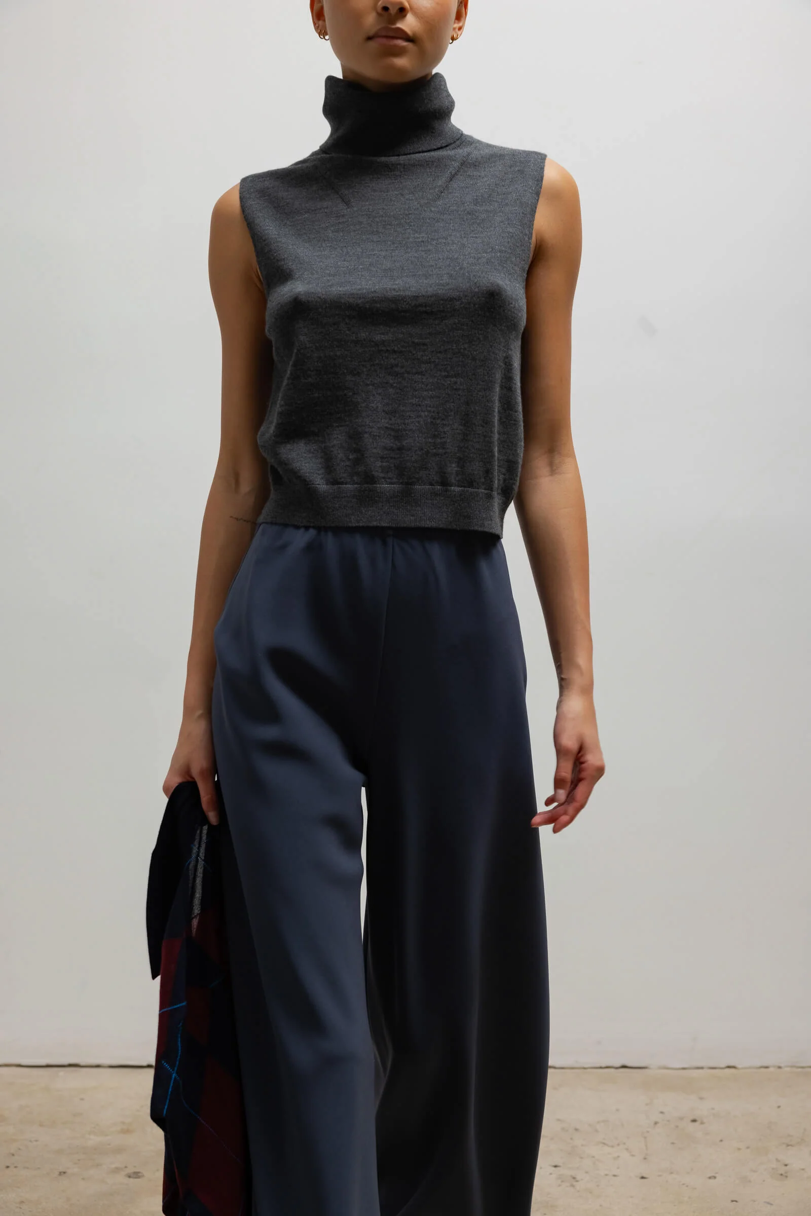 Leset - James Sleeveless Turtleneck - Image 4