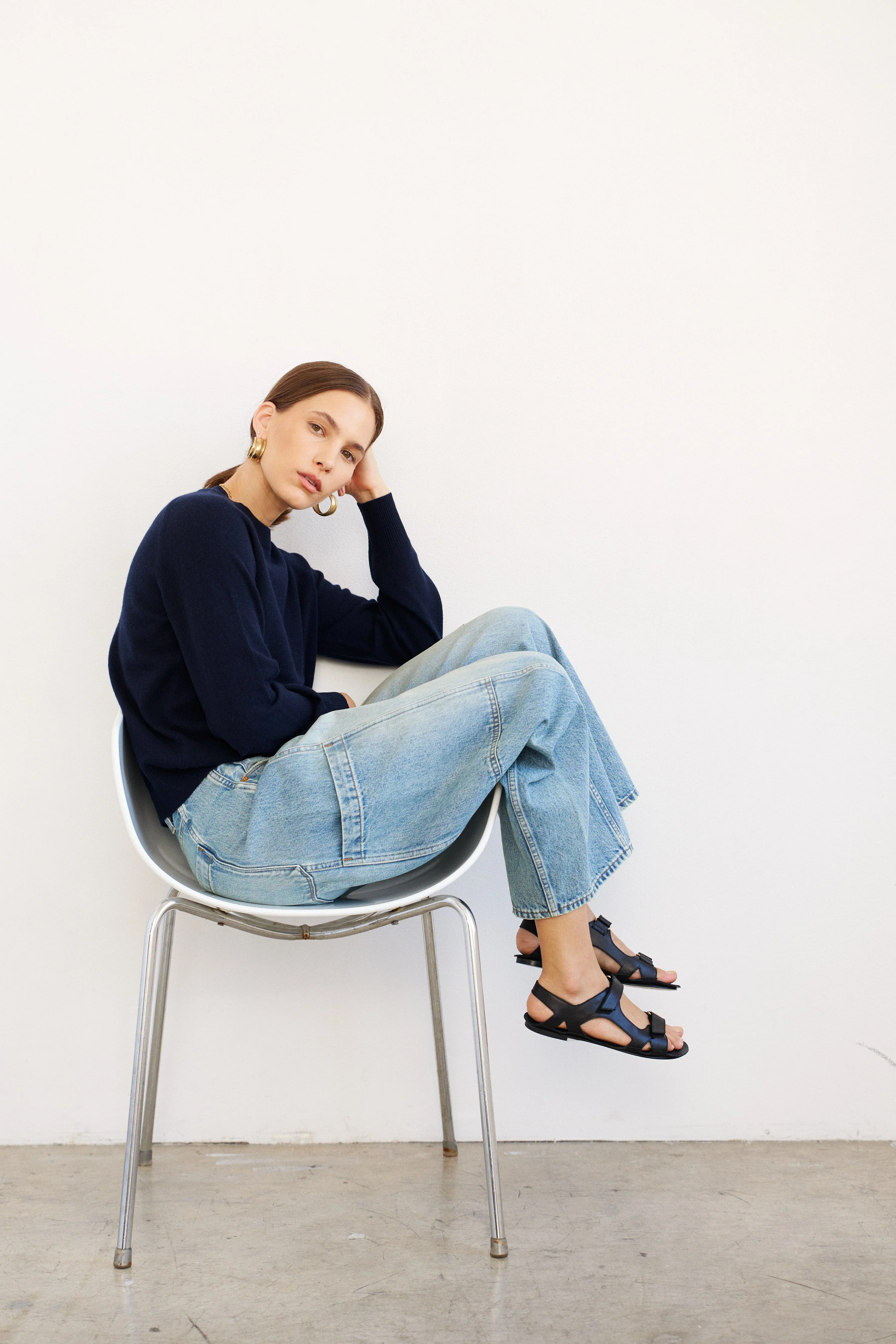 Jamie Haller - The Cashmere Crew in Navy - Image 2