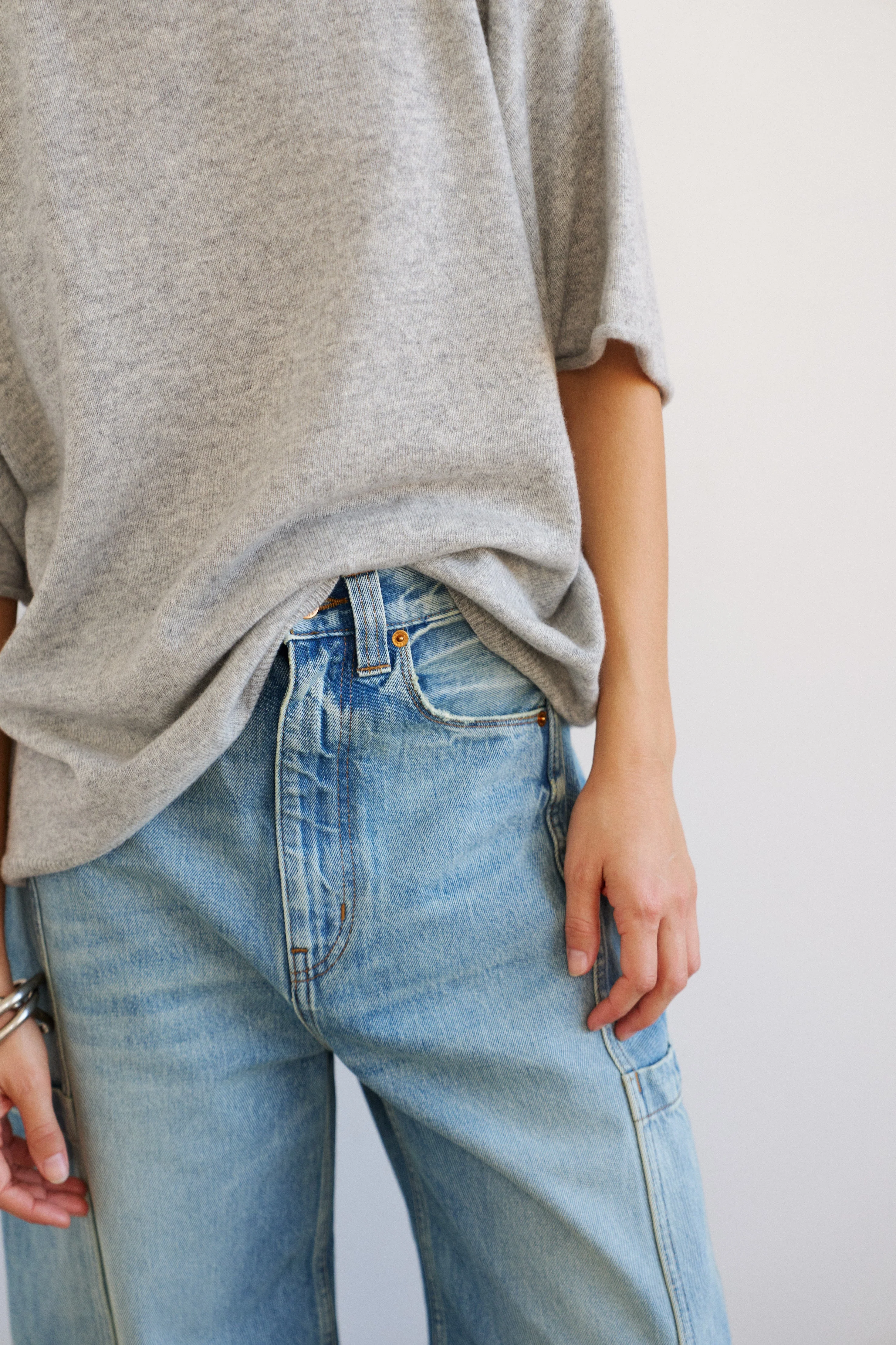 Jamie Haller - The Cashmere Tee in Oxford - Image 3