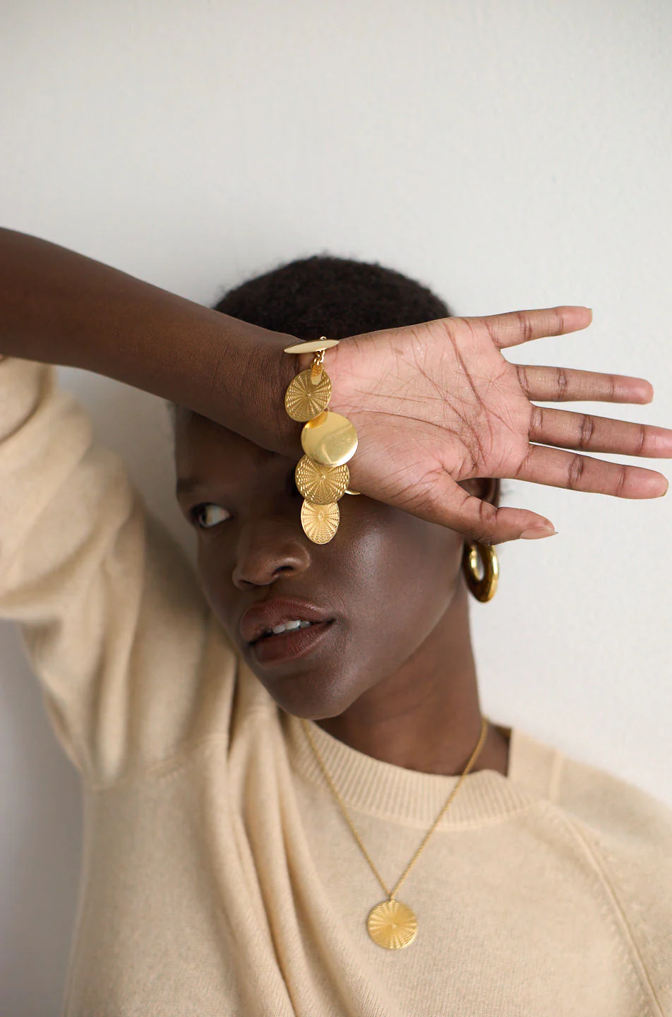 Jamie Haller - The Chaos Sunburst Charm Bracelet in Gold - Image 4