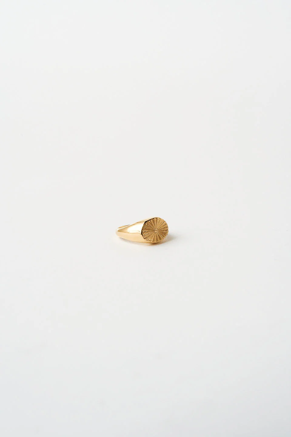 Jamie Haller - The Chaos Sunburst Oval Signet in Gold