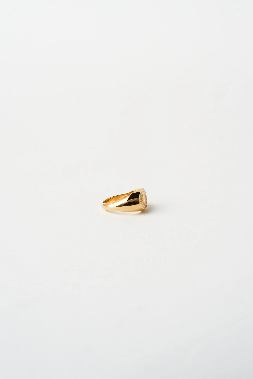 Jamie Haller - The Chaos Sunburst Oval Signet in Gold - Image 6