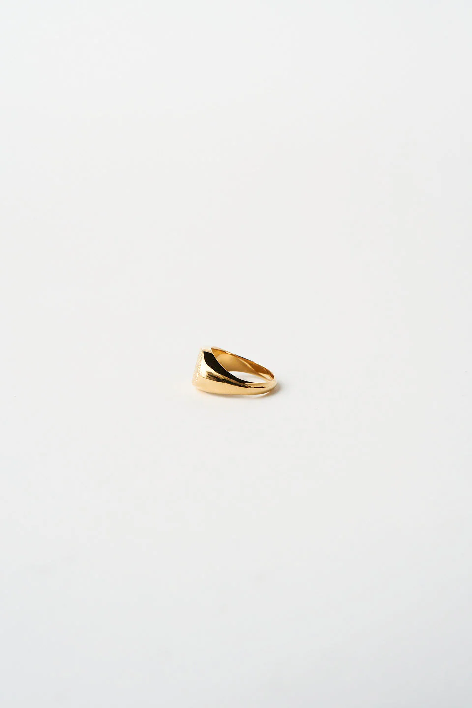 Jamie Haller - The Chaos Sunburst Oval Signet in Gold - Image 8