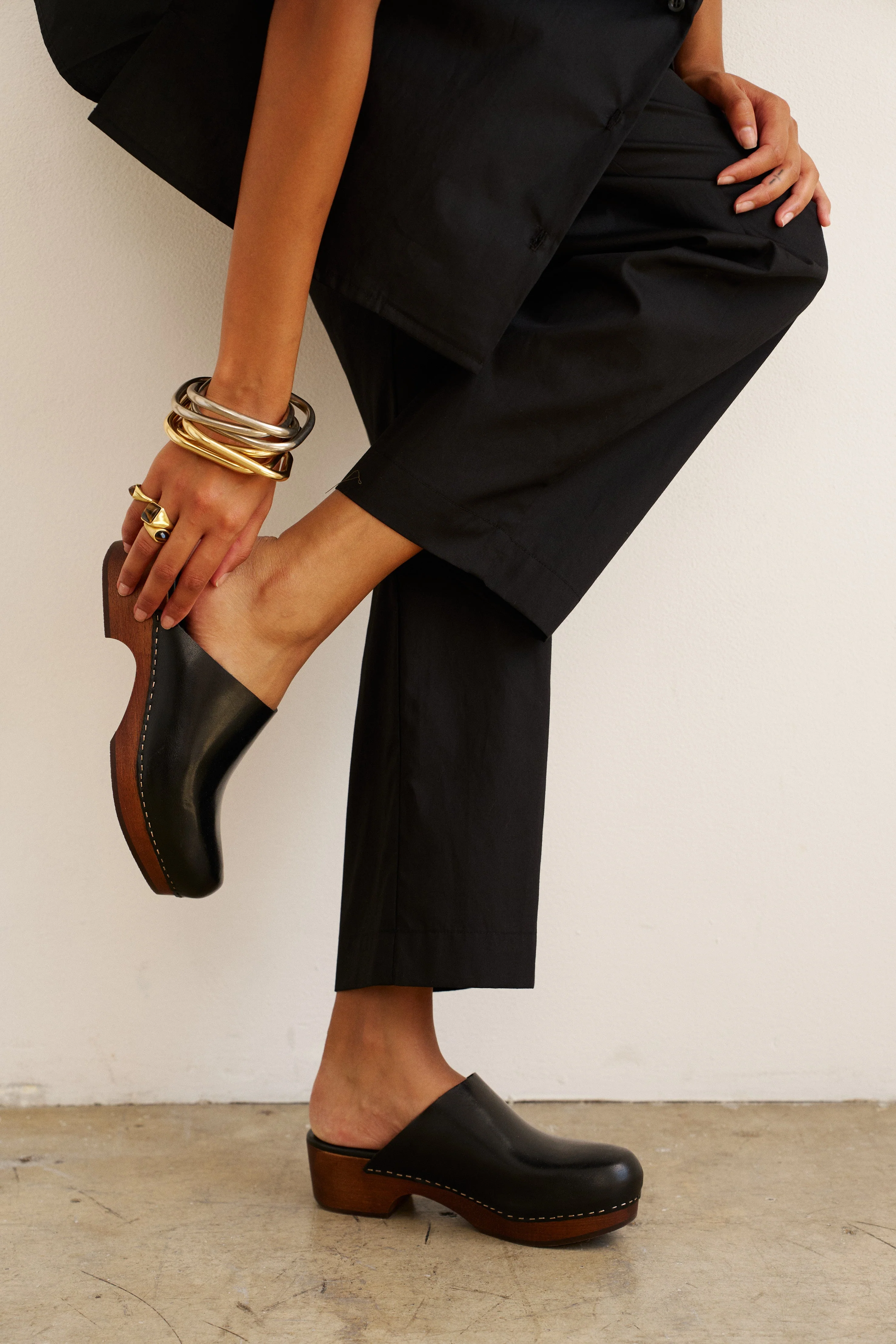Jamie Haller - The Clog in Black - Image 6
