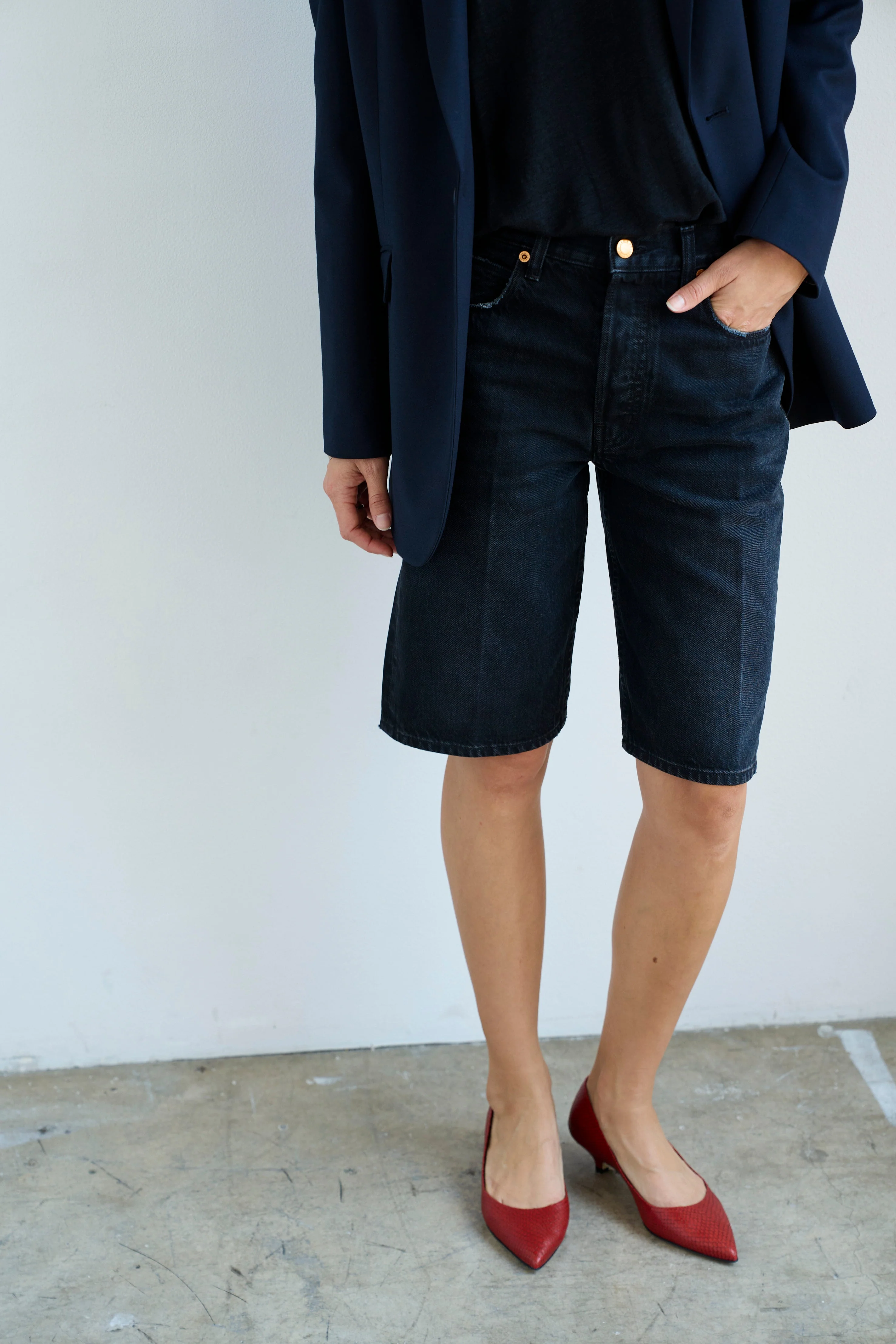Jamie Haller - The Finished Hem Short in Washed Black - Image 16