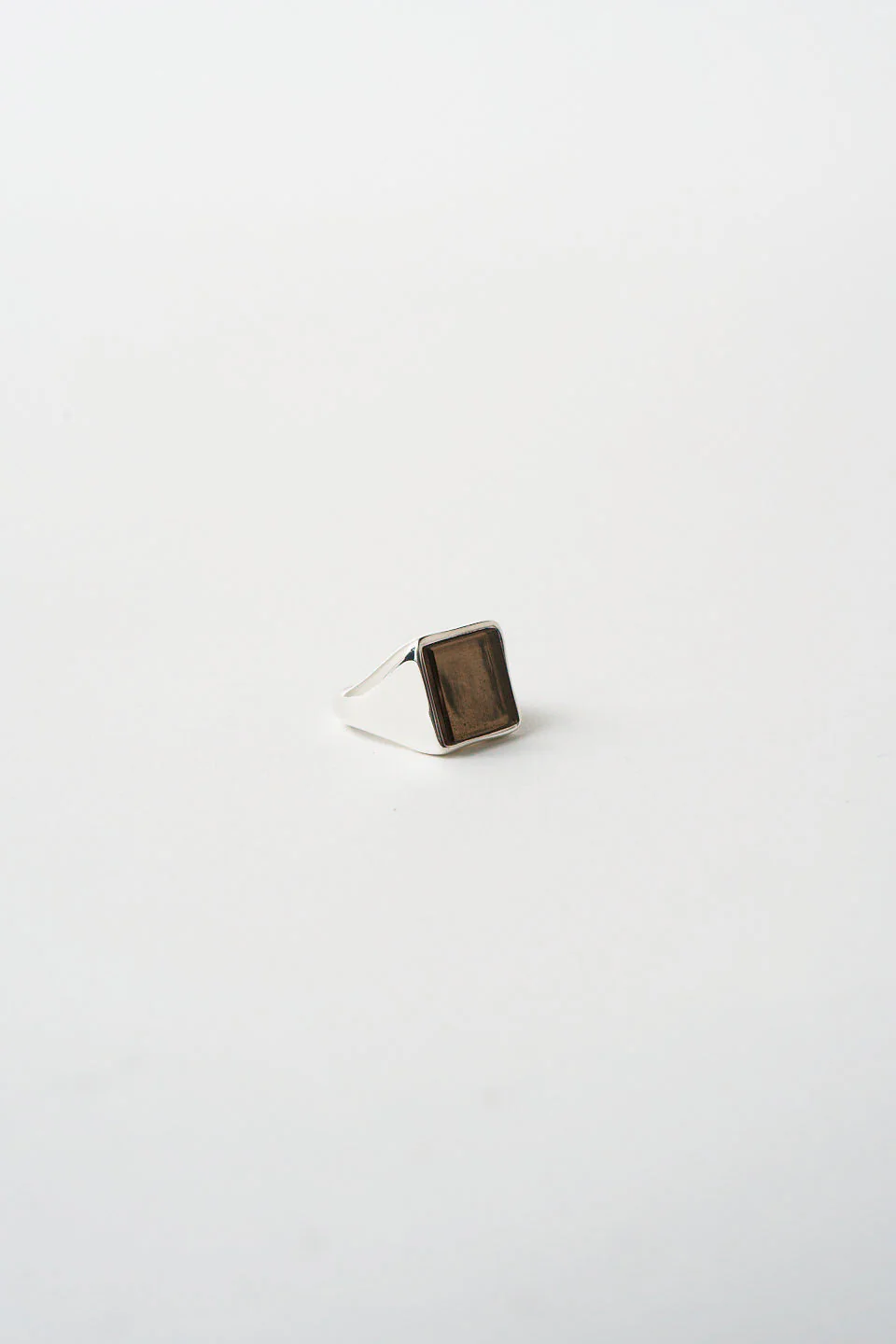 Jamie Haller - The Nina Flat Signet Ring in Smoky Quartz