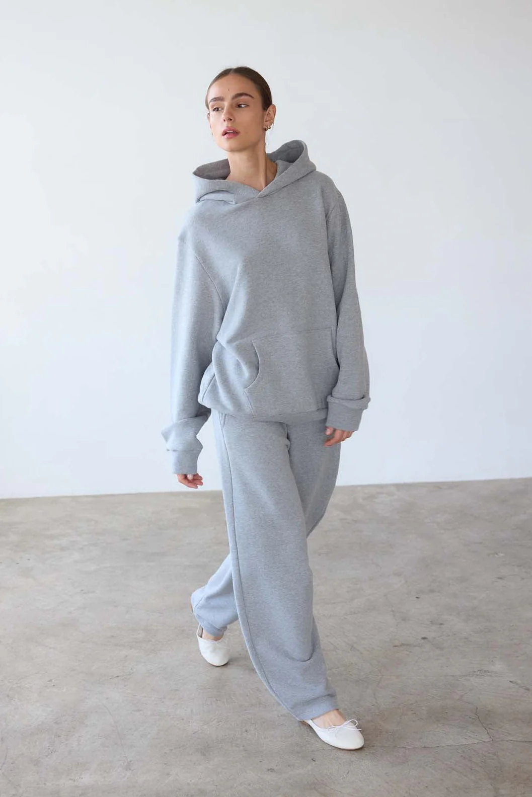 Jamie Haller - The Pullover Hoodie in Heather Grey - Image 2