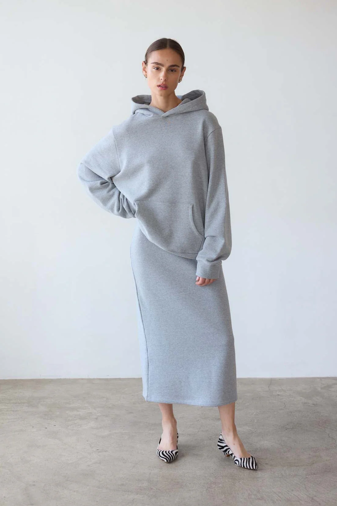 Jamie Haller - The Pullover Hoodie in Heather Grey - Image 4