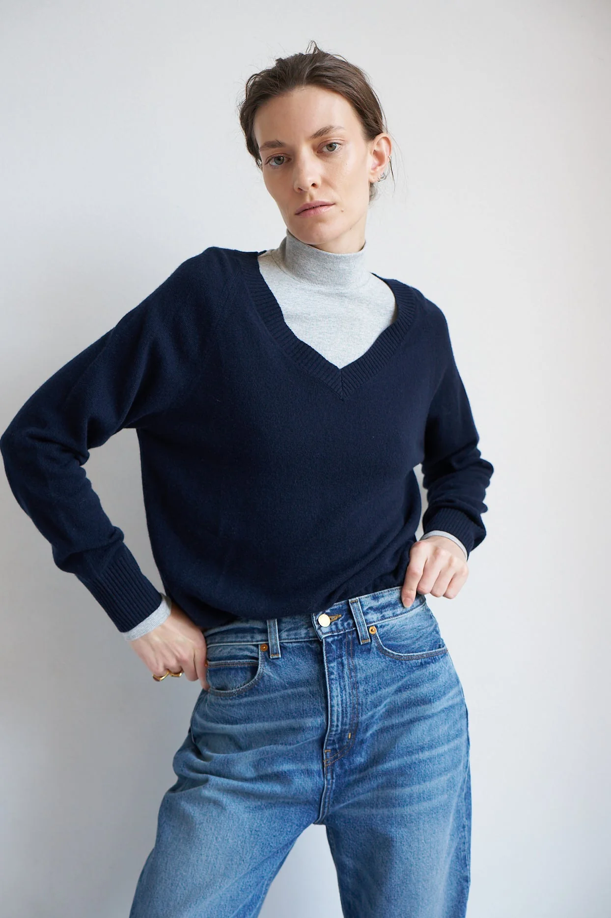 Jamie Haller - The V Fave Cashmere Sweater in Navy