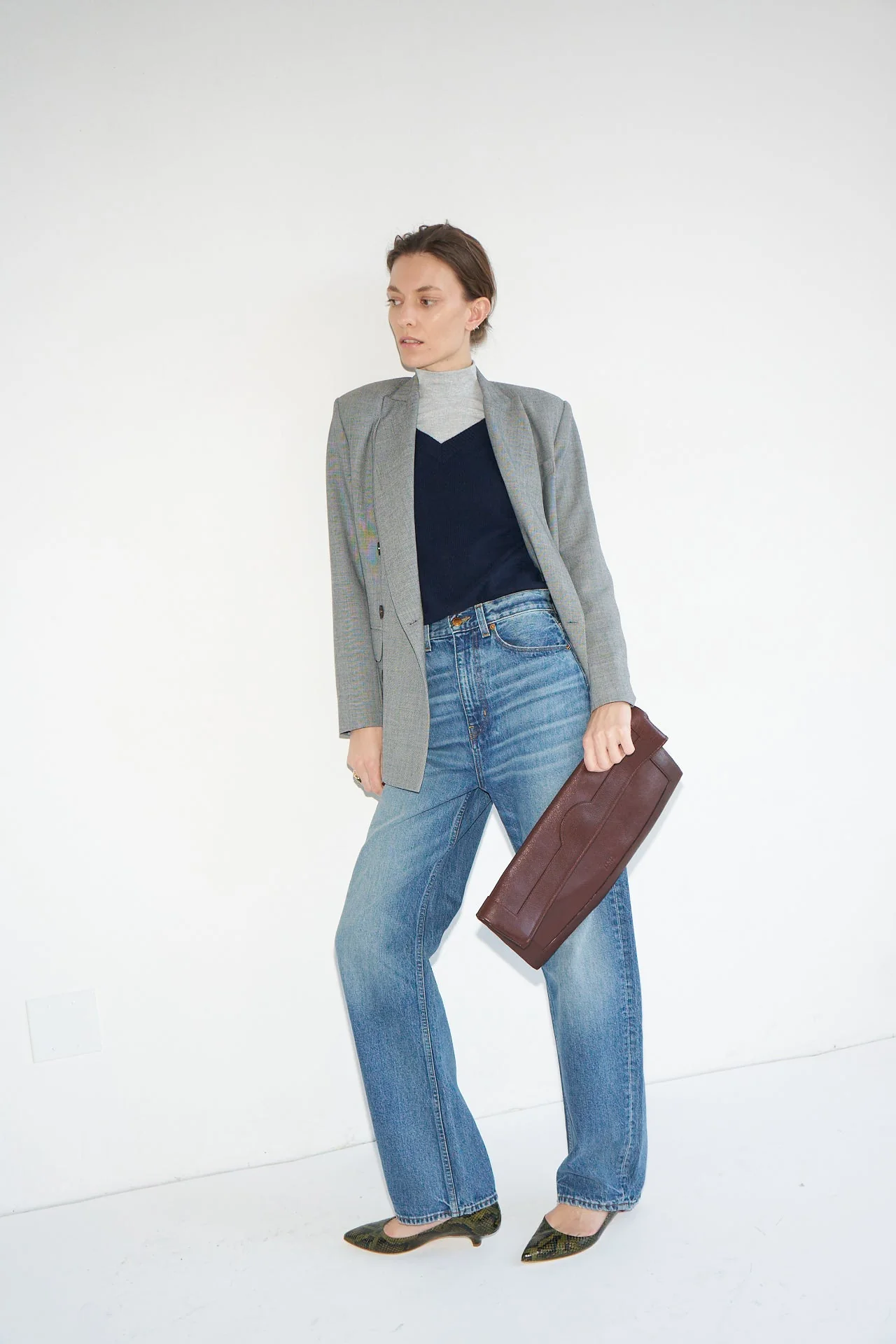 Jamie Haller - The V Fave Cashmere Sweater in Navy - Image 10