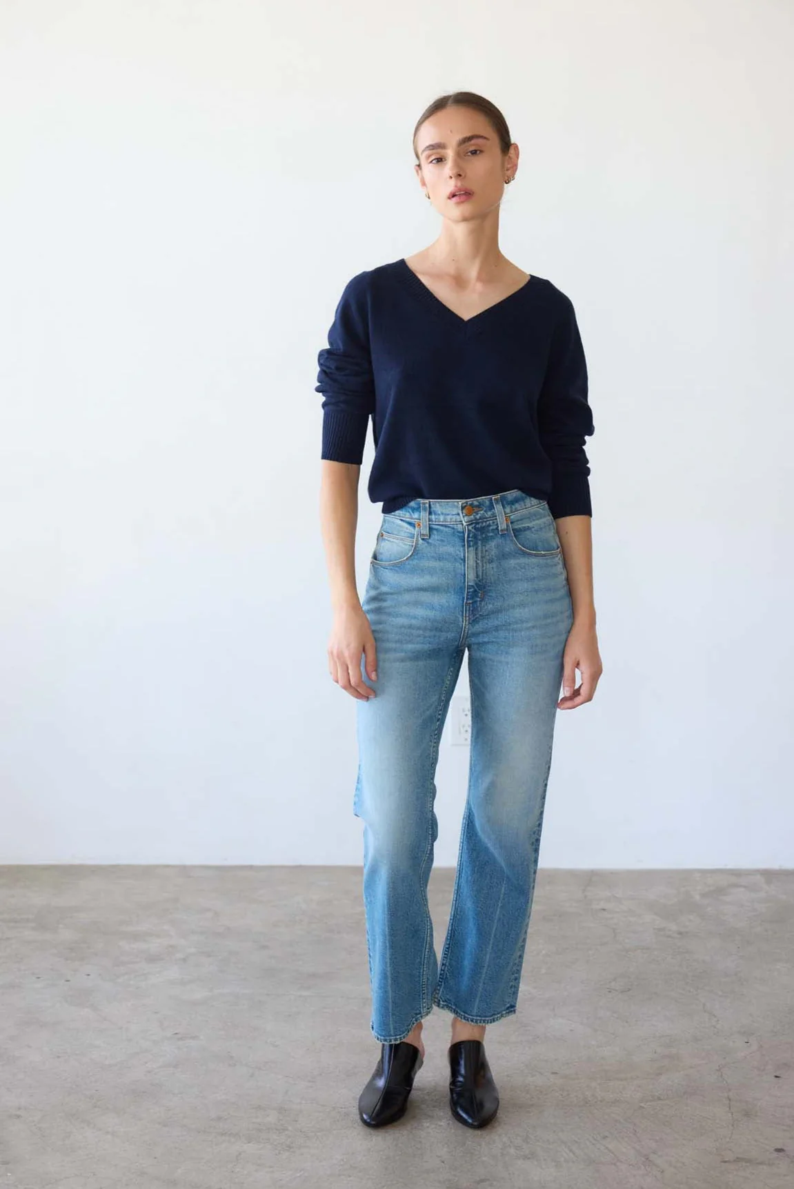 Jamie Haller - The V Fave Cashmere Sweater in Navy - Image 14