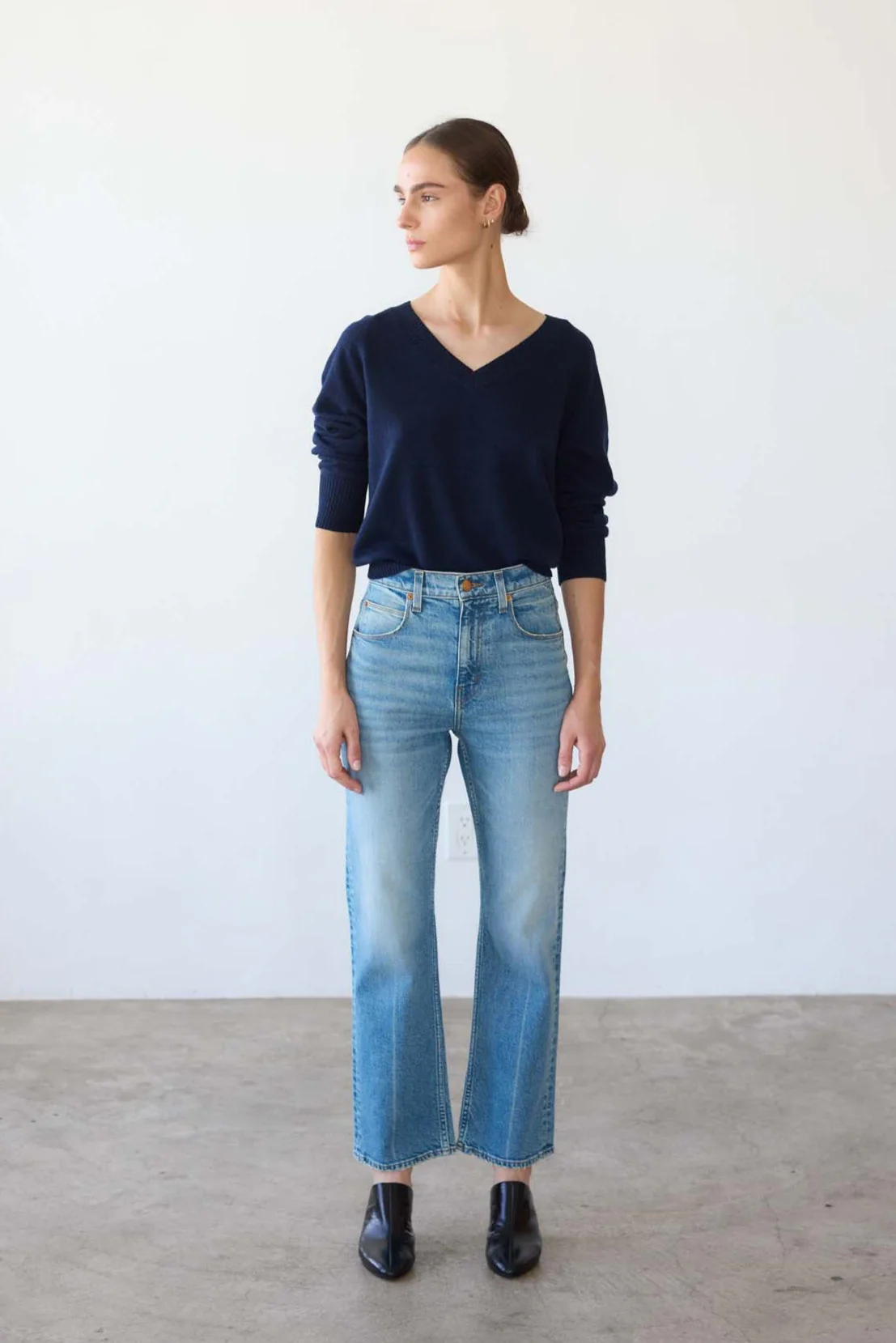 Jamie Haller - The V Fave Cashmere Sweater in Navy - Image 15