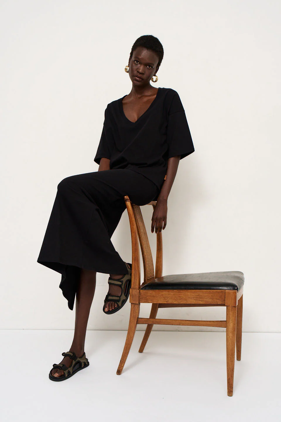 Jamie Haller - The V Tee in Black - Image 8