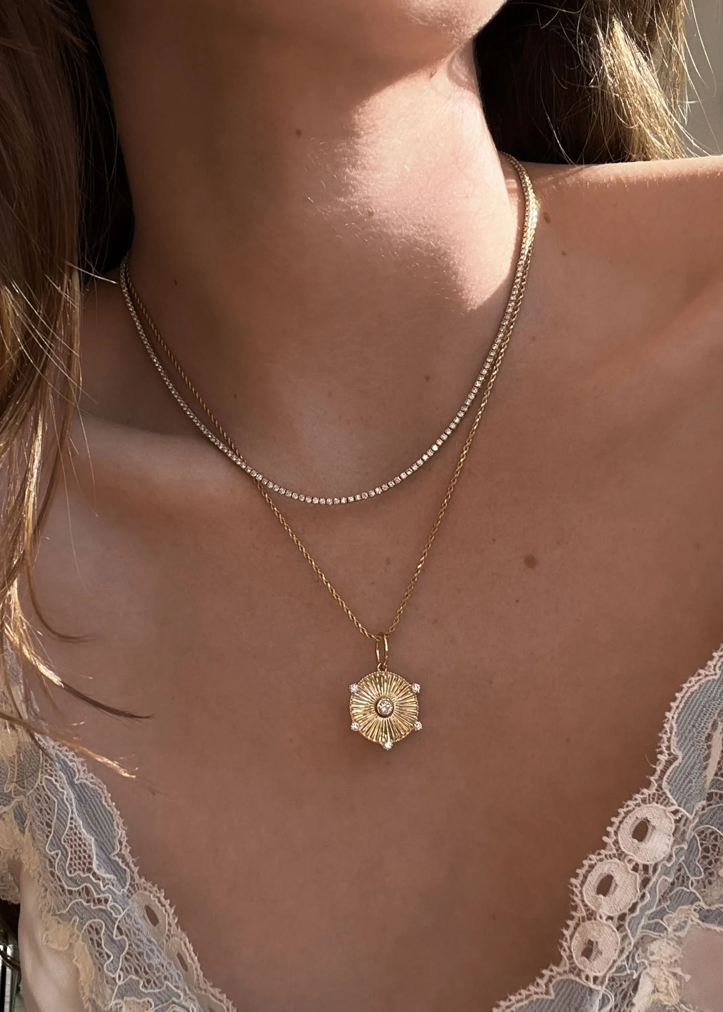 Kinn - Jordyn Ribbed Coin Necklace Diamond - Image 2