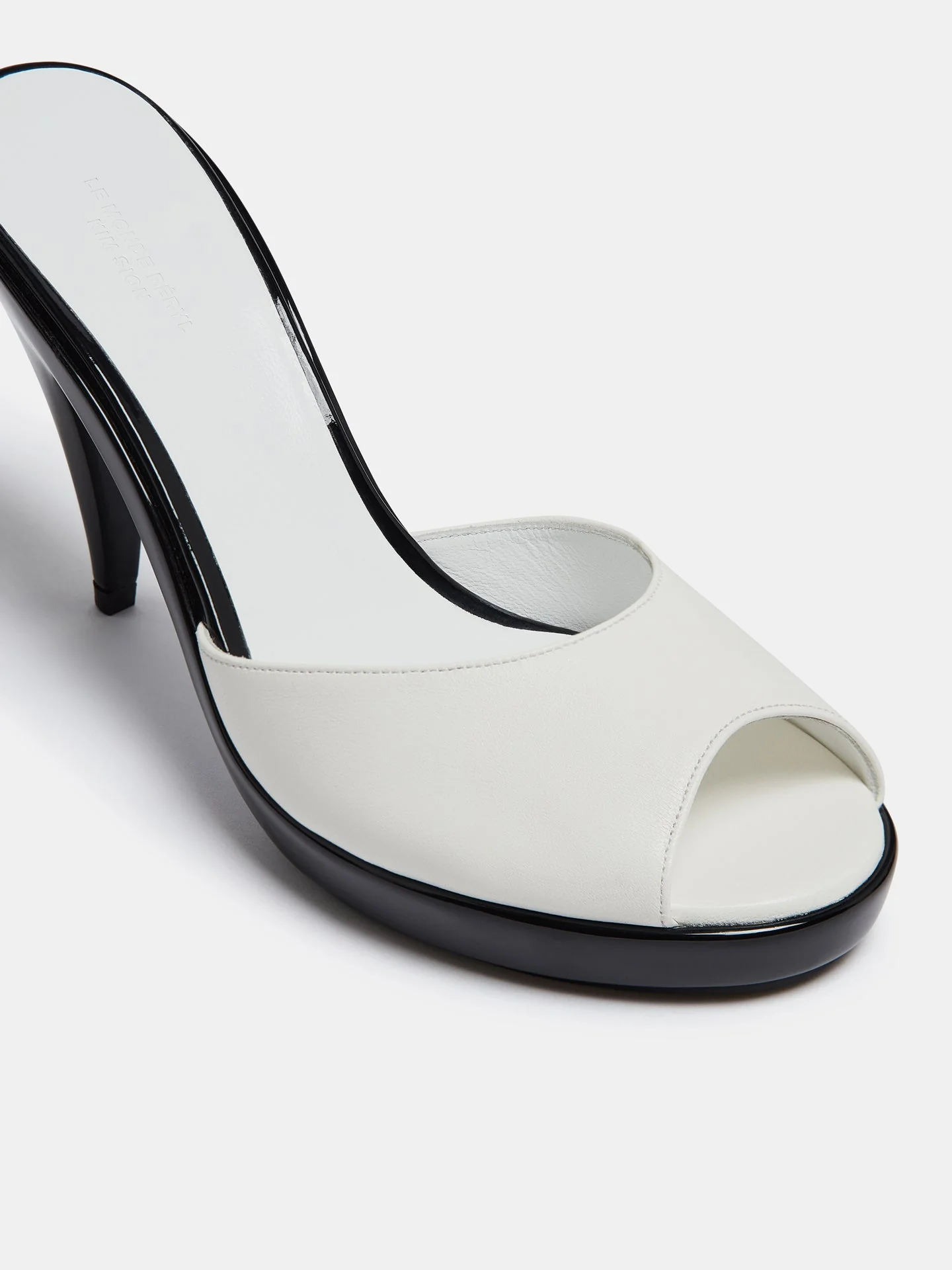 Le Monde Beryl - Kim Sion Cherry Mule / White Leather - Image 4