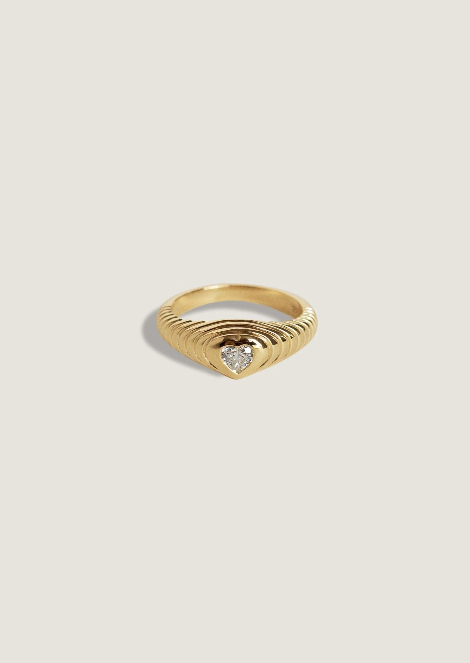 Kinn - Amora Diamond Ribbed Heart Signet Ring