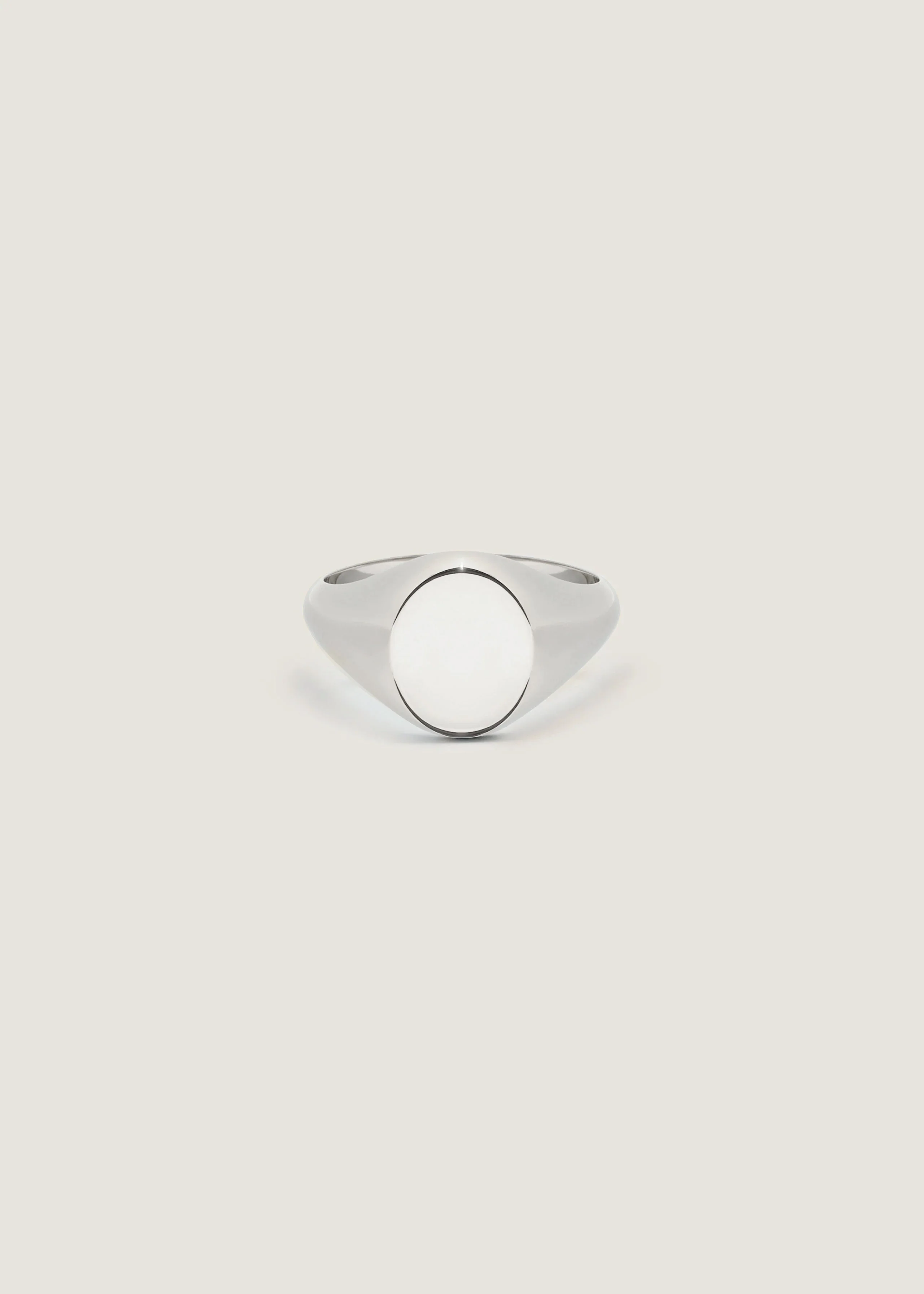 Kinn - Bold Classic Signet Ring Silver