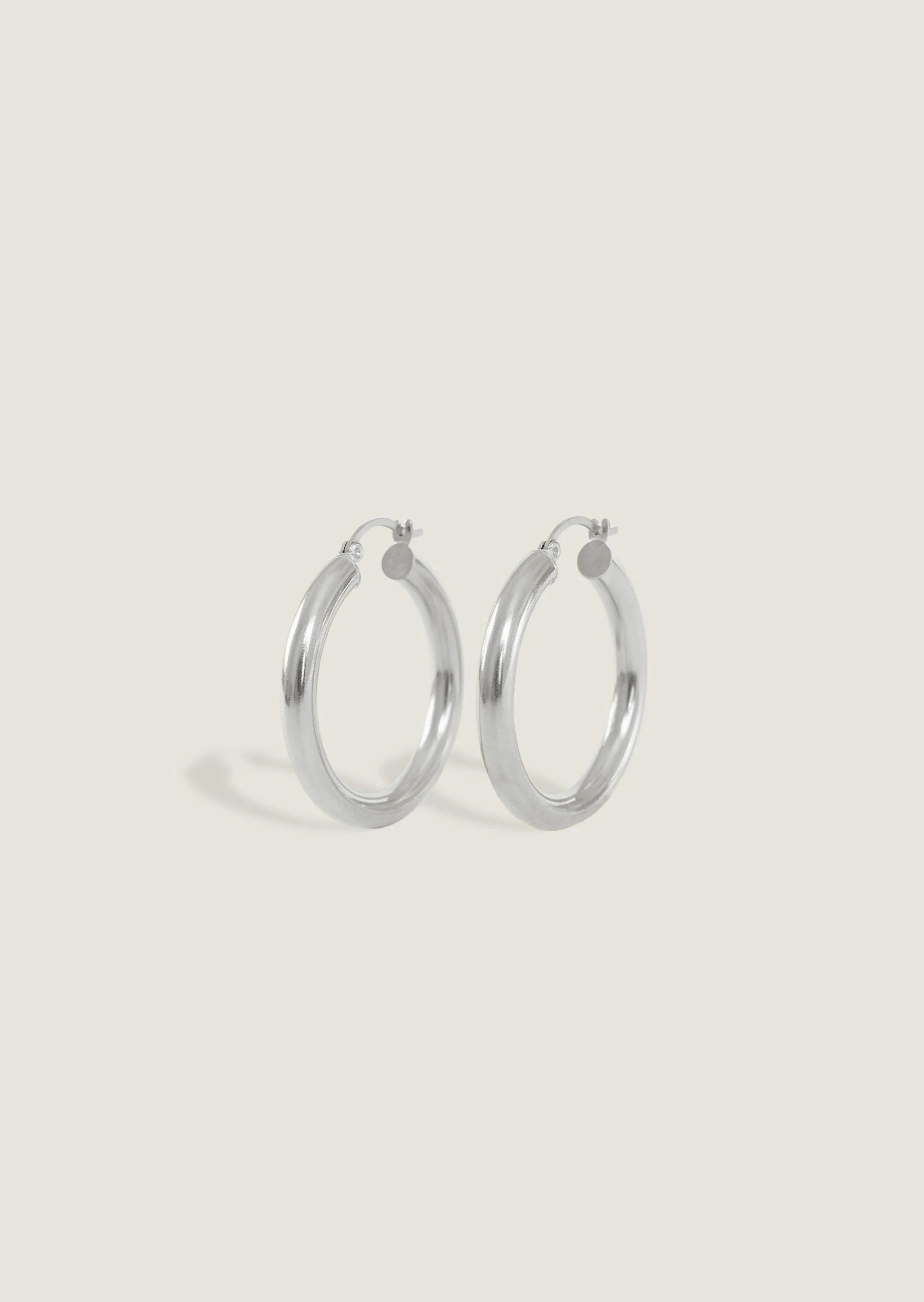 Kinn - Classic Hoop Earrings Medium Silver