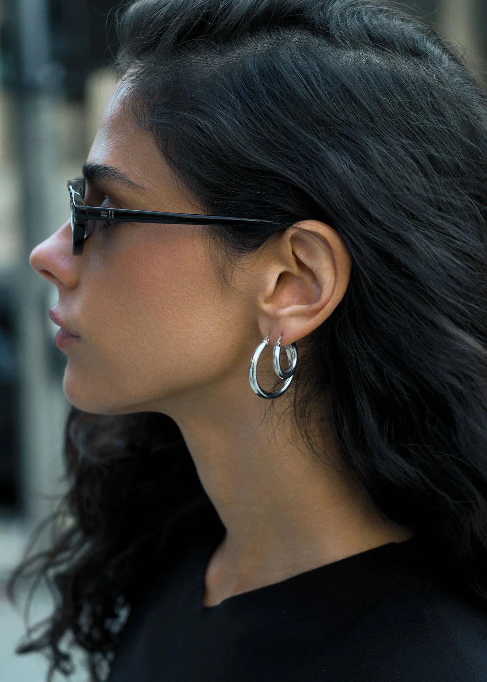Kinn - Classic Hoop Earrings Small Silver - Image 3