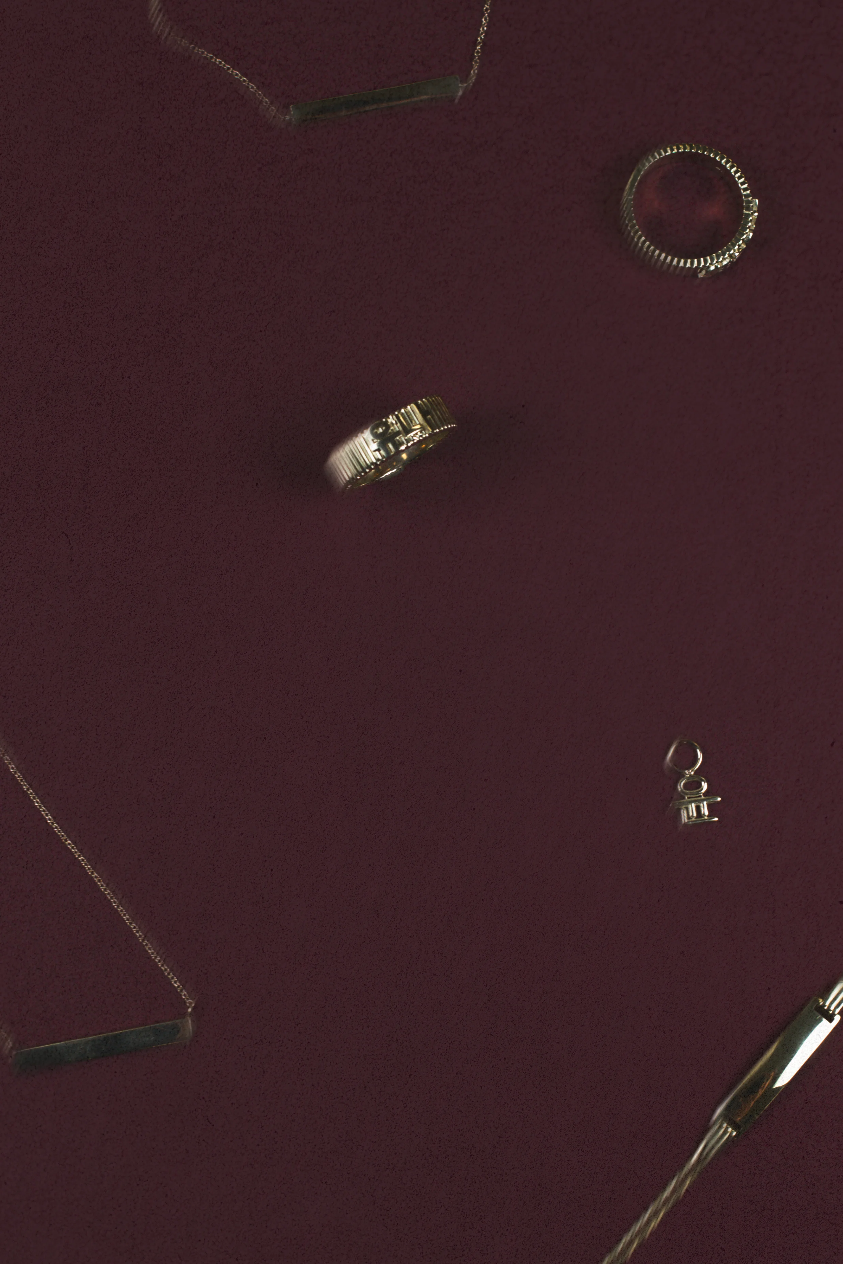 Kinn - Heritage Bar Necklace - Image 4
