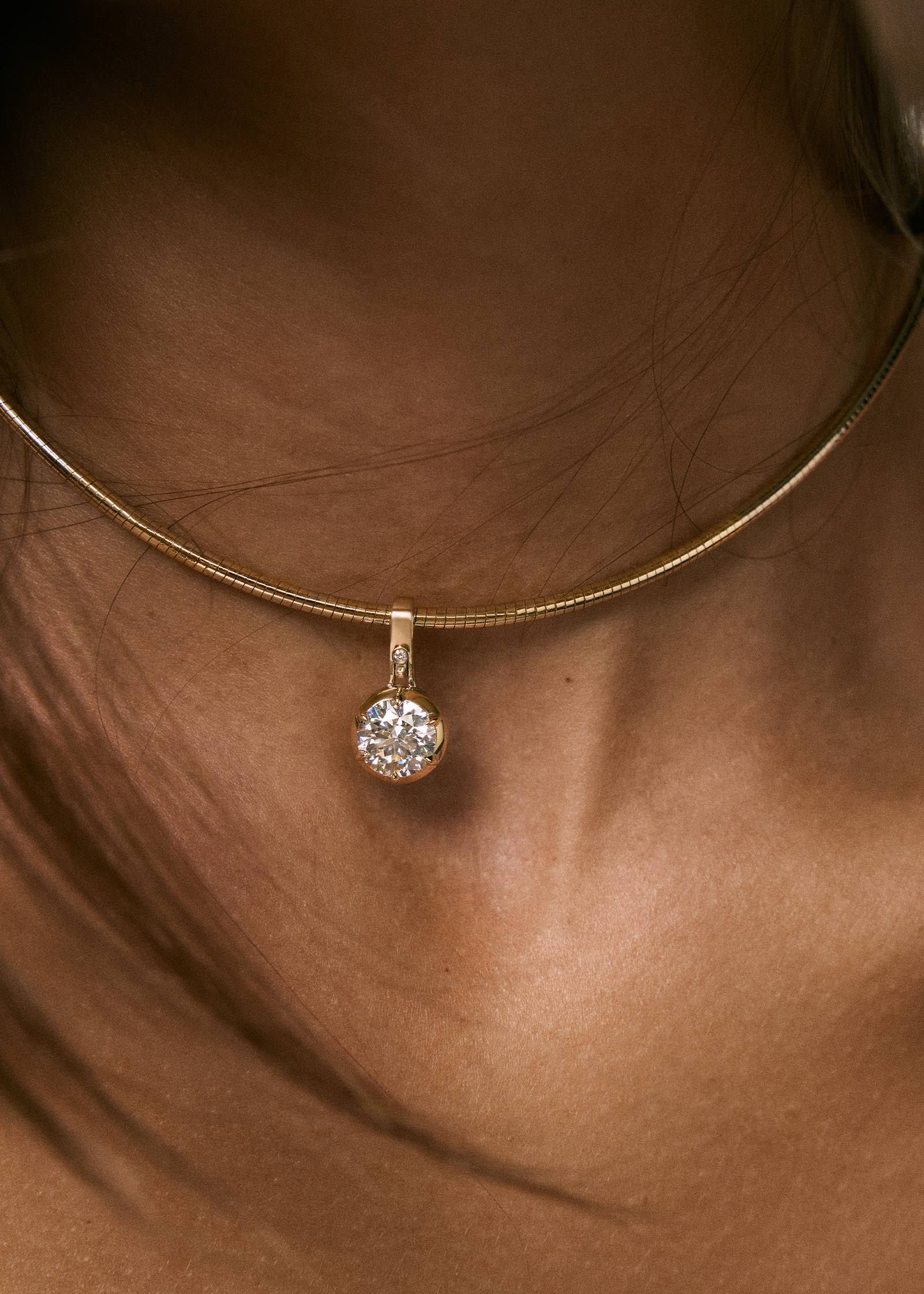 Kinn - Madeleine 2.5ct Diamond Round Pendant Necklace - Image 2