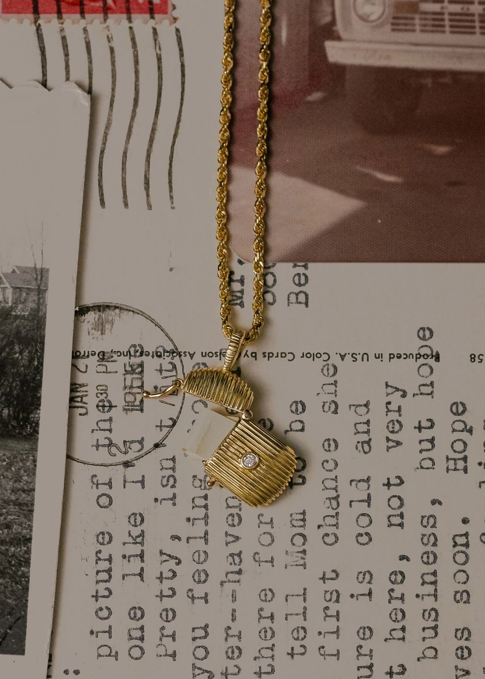 Kinn - Relic Ribbed Locket Necklace Peridot - Image 5