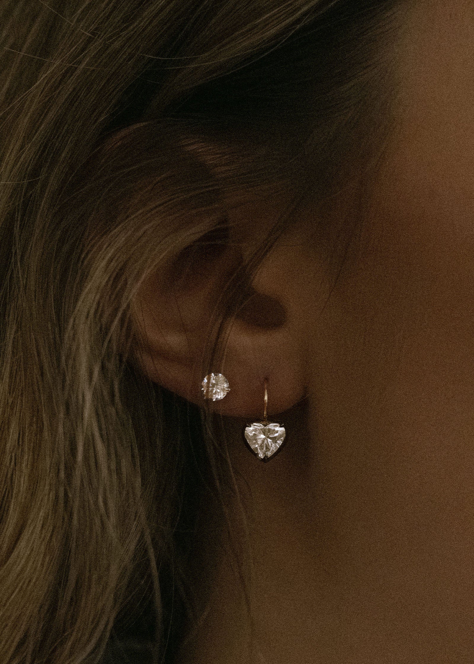 Kinn - Rosette Black Rhodium Heart Diamond Earrings - Image 2