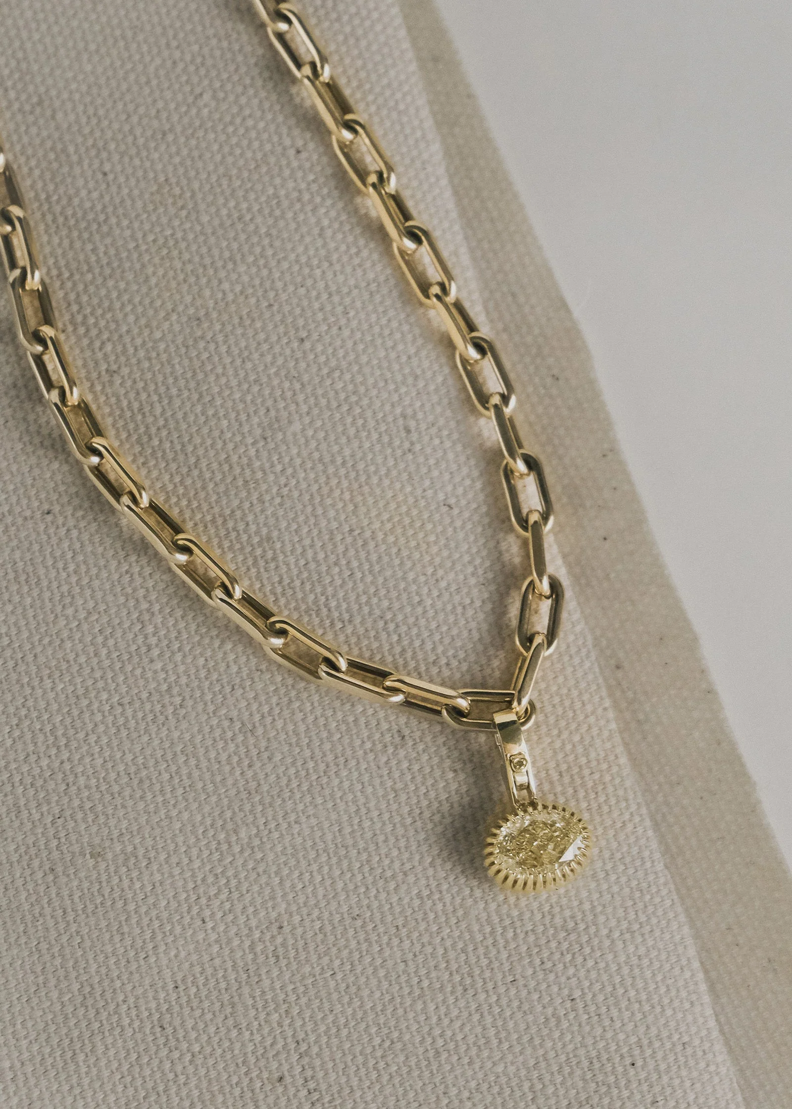 Kinn - Solis Ribbed Aurelia Yellow Diamond Pendant - Image 2