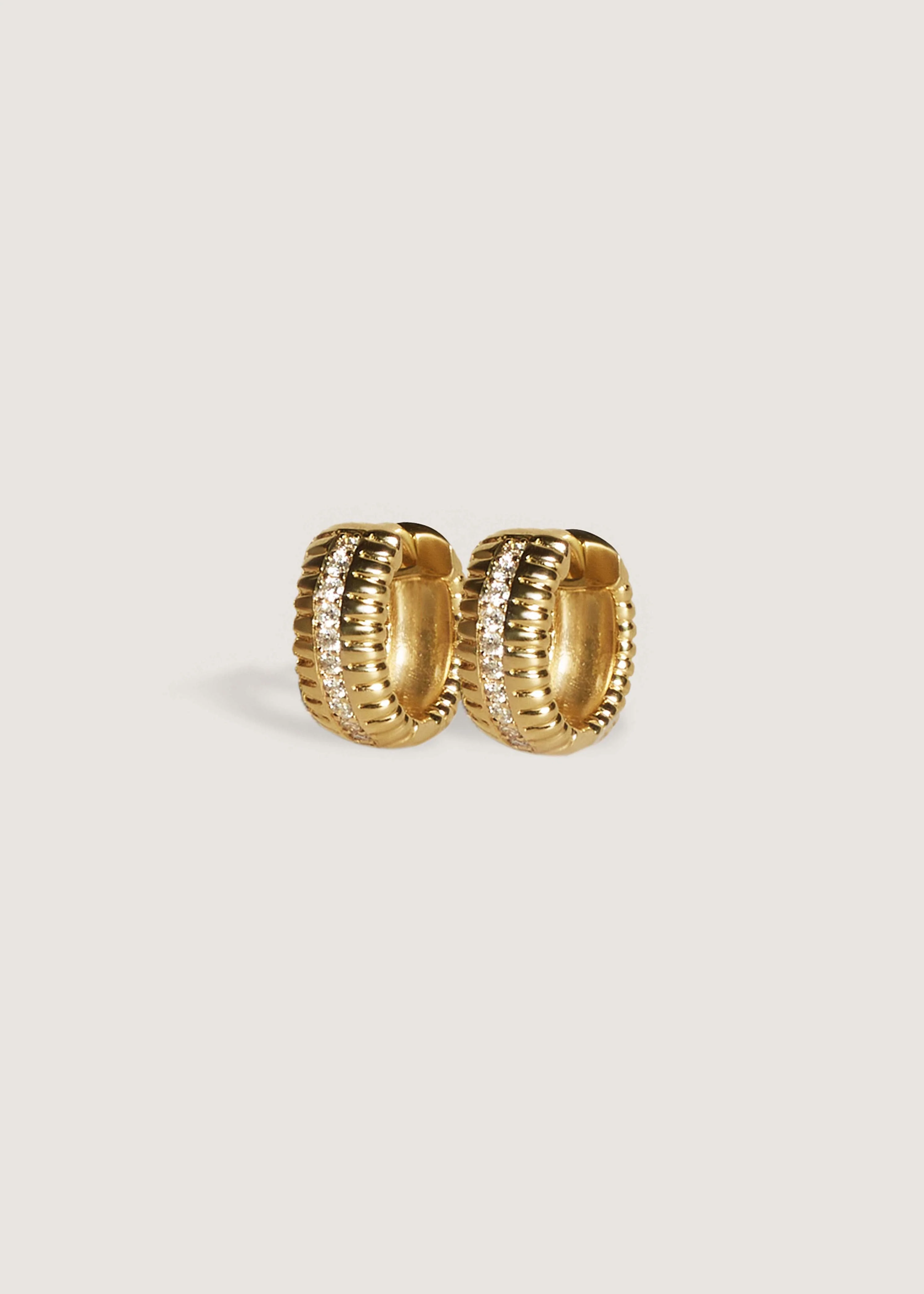 Kinn - Solis Ribbed Pavé Diamond Hoop Earrings
