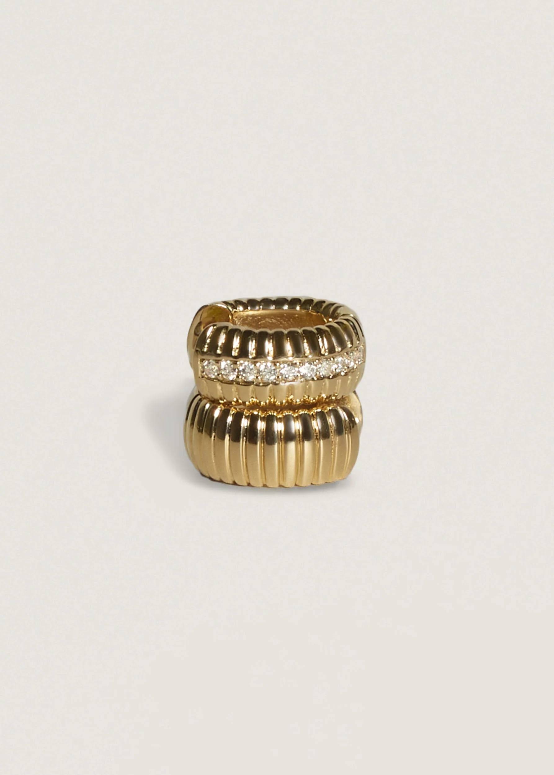 Kinn - Solis Ribbed Pavé Diamond Hoop Earrings - Image 5
