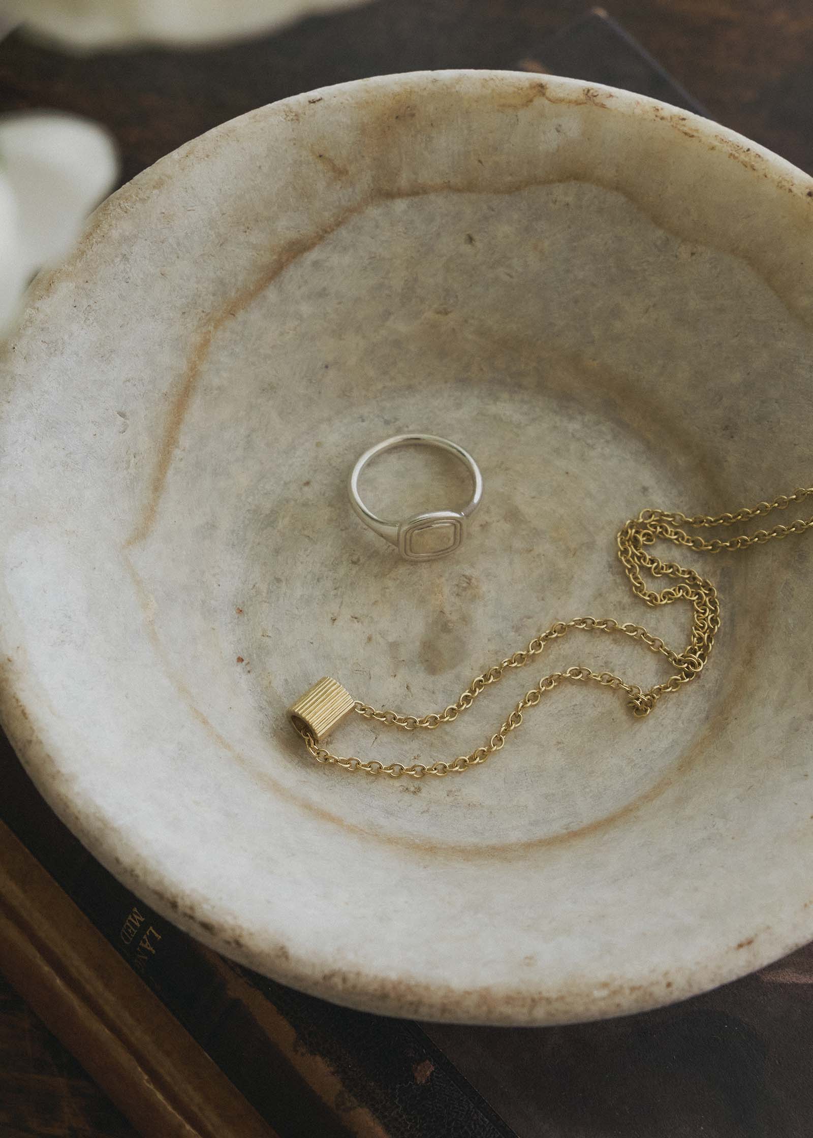 Kinn - The Estate Signet Ring Silver - Image 5