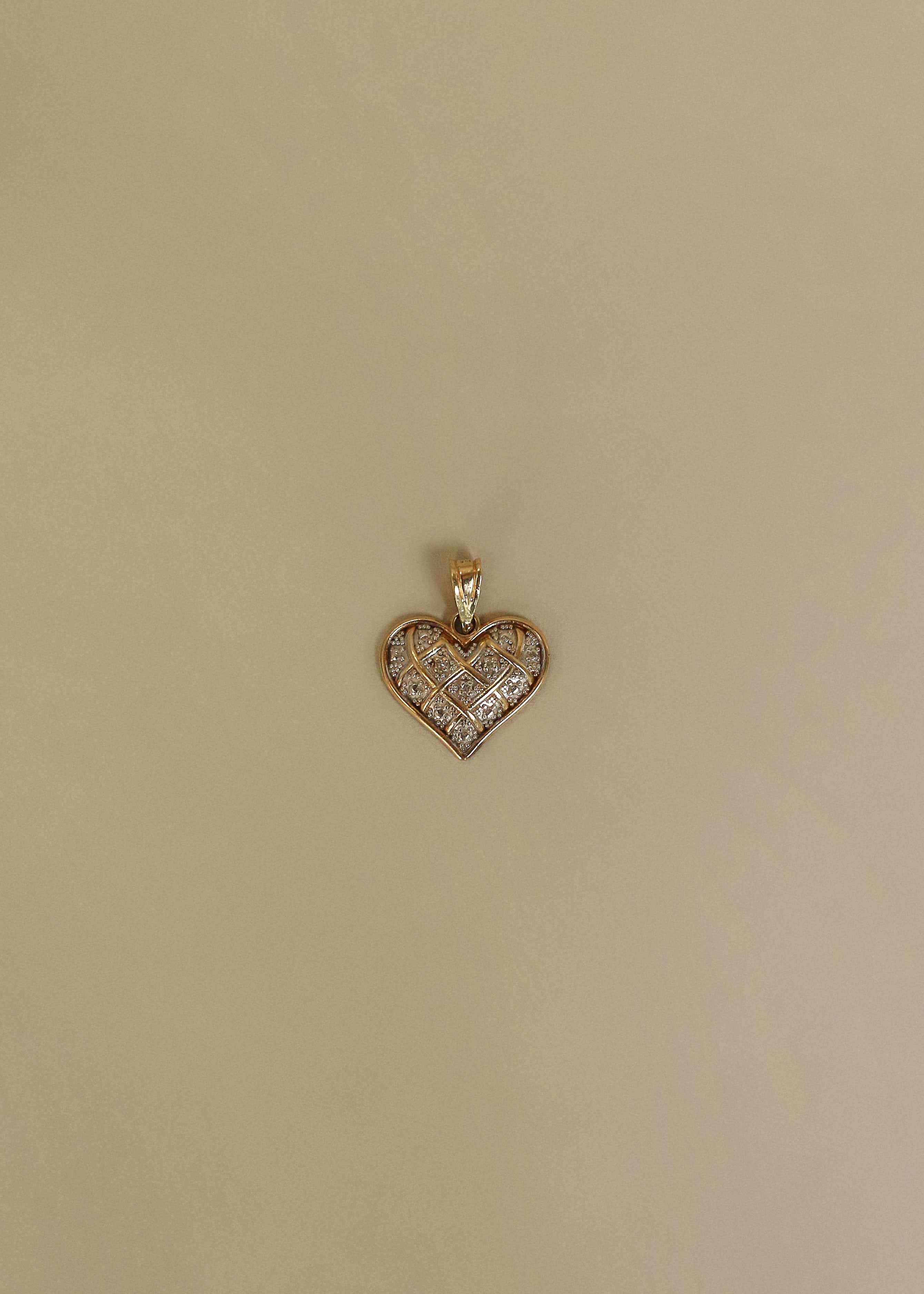 Kinn - Vintage 10k Heart Diamond Pendant