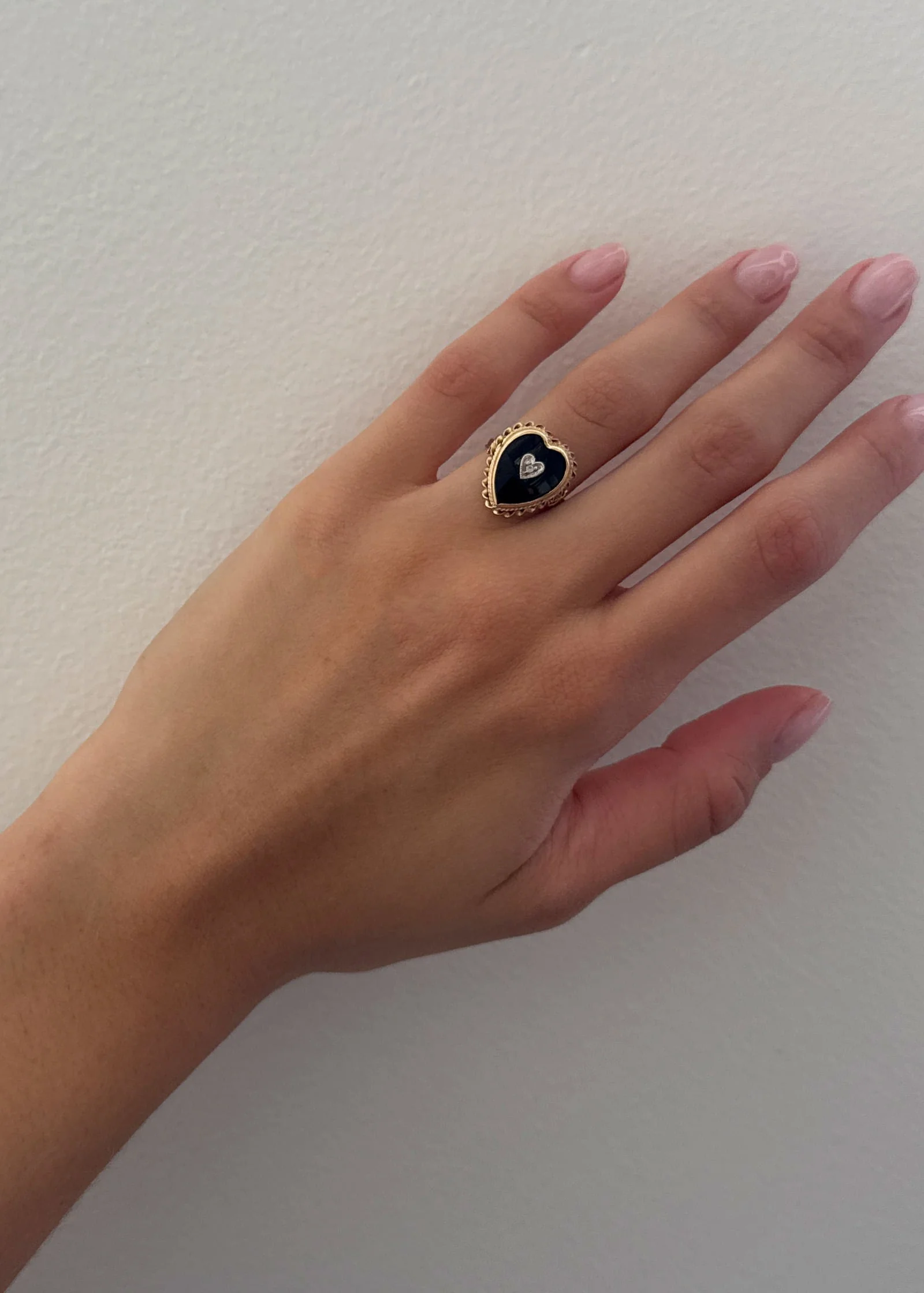 Kinn - Vintage 14k Black Heart Diamond Ring - Image 2