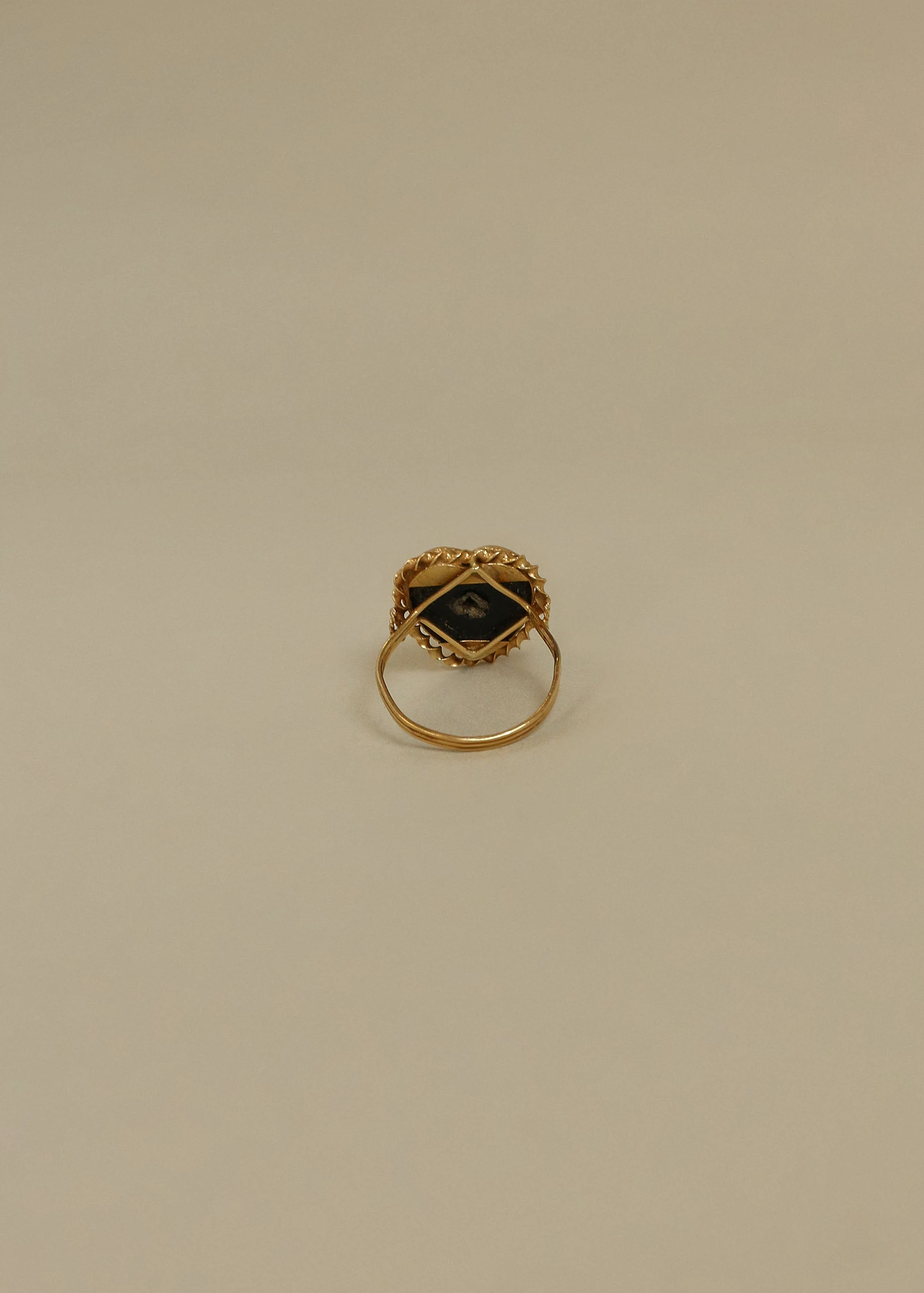 Kinn - Vintage 14k Black Heart Diamond Ring - Image 4