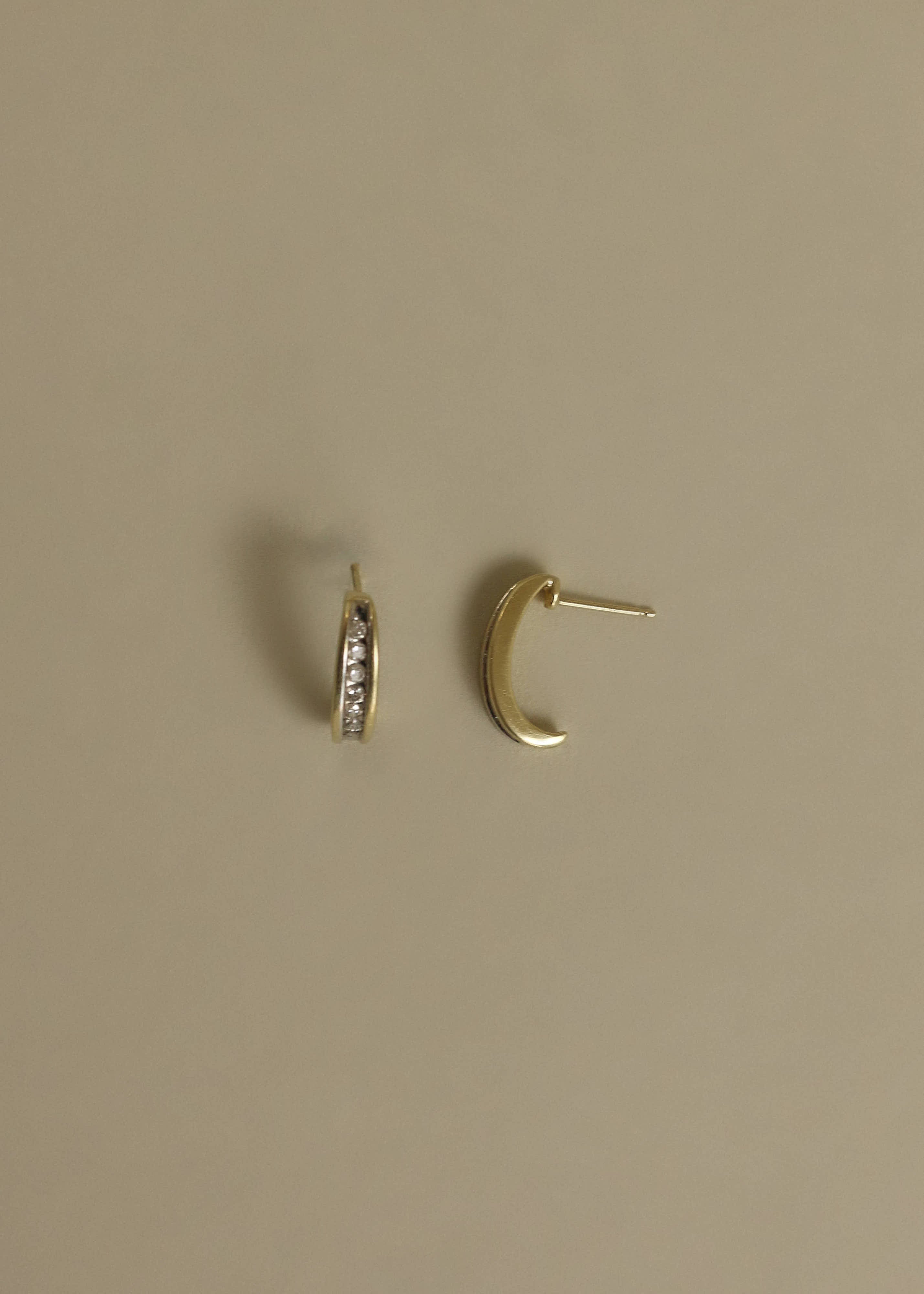 Kinn - Vintage 14k J Diamond Earrings - Image 3
