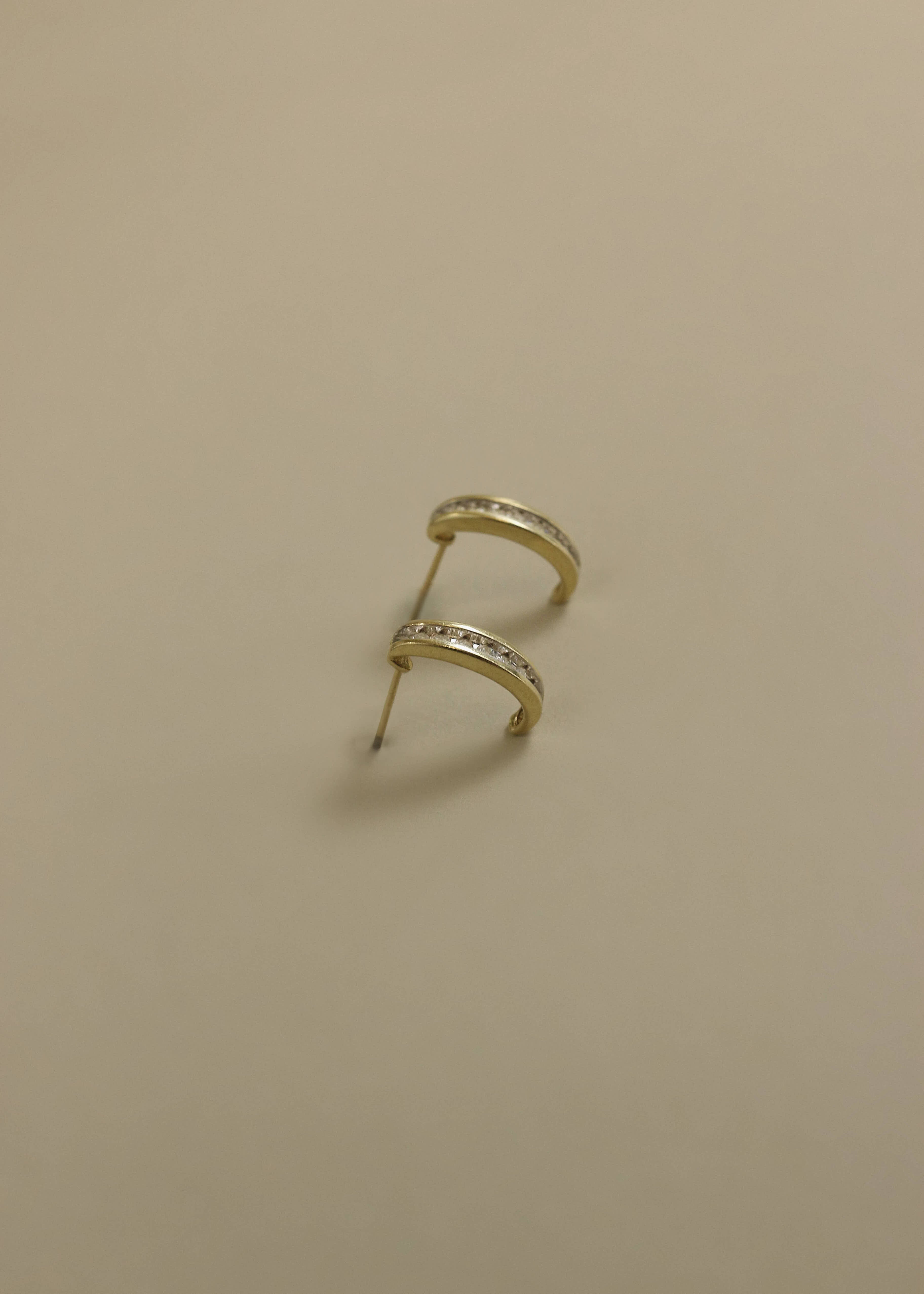 Kinn - Vintage 14k J Diamond Earrings - Image 4