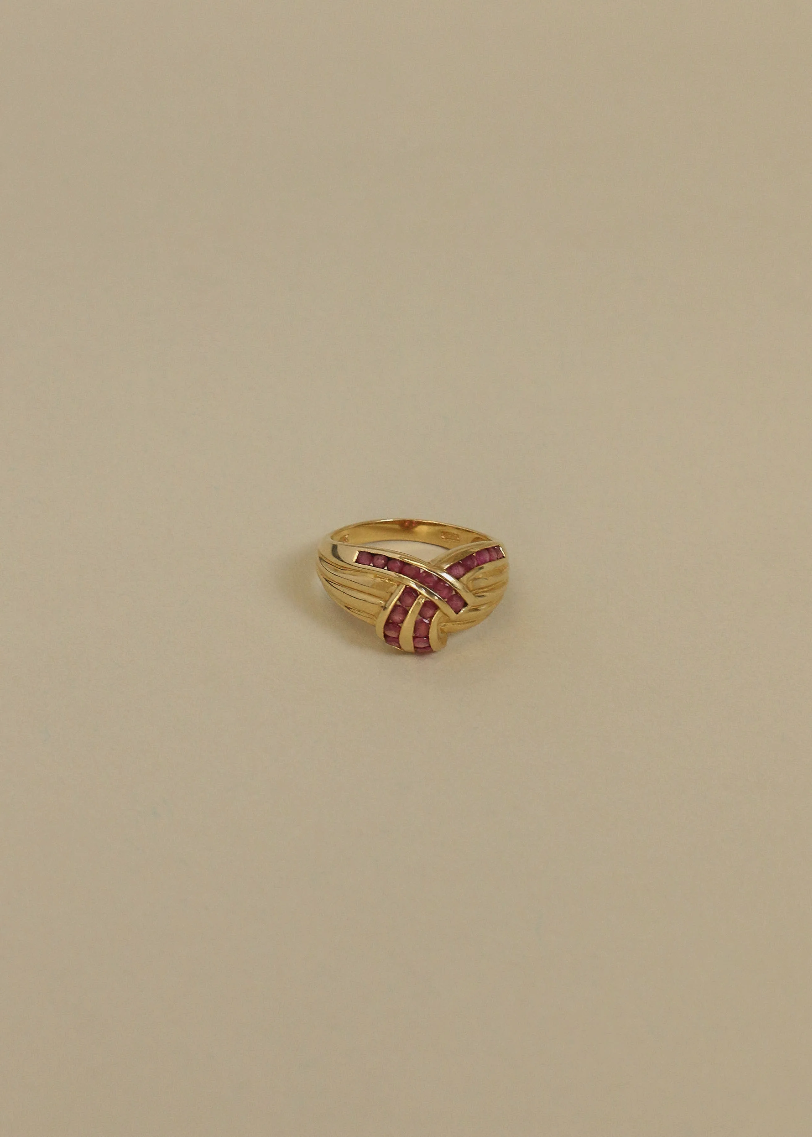 Kinn - Vintage 14k Pink Sapphire Ring