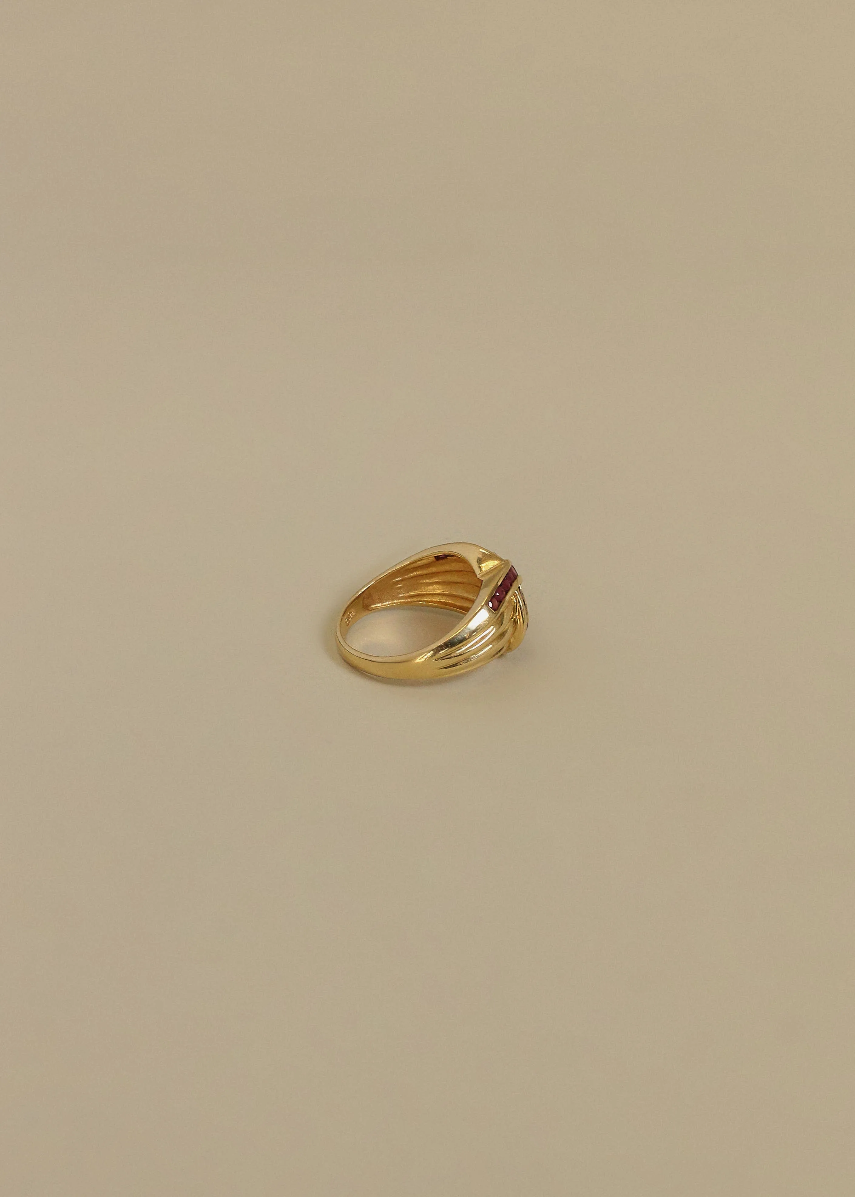 Kinn - Vintage 14k Pink Sapphire Ring - Image 3