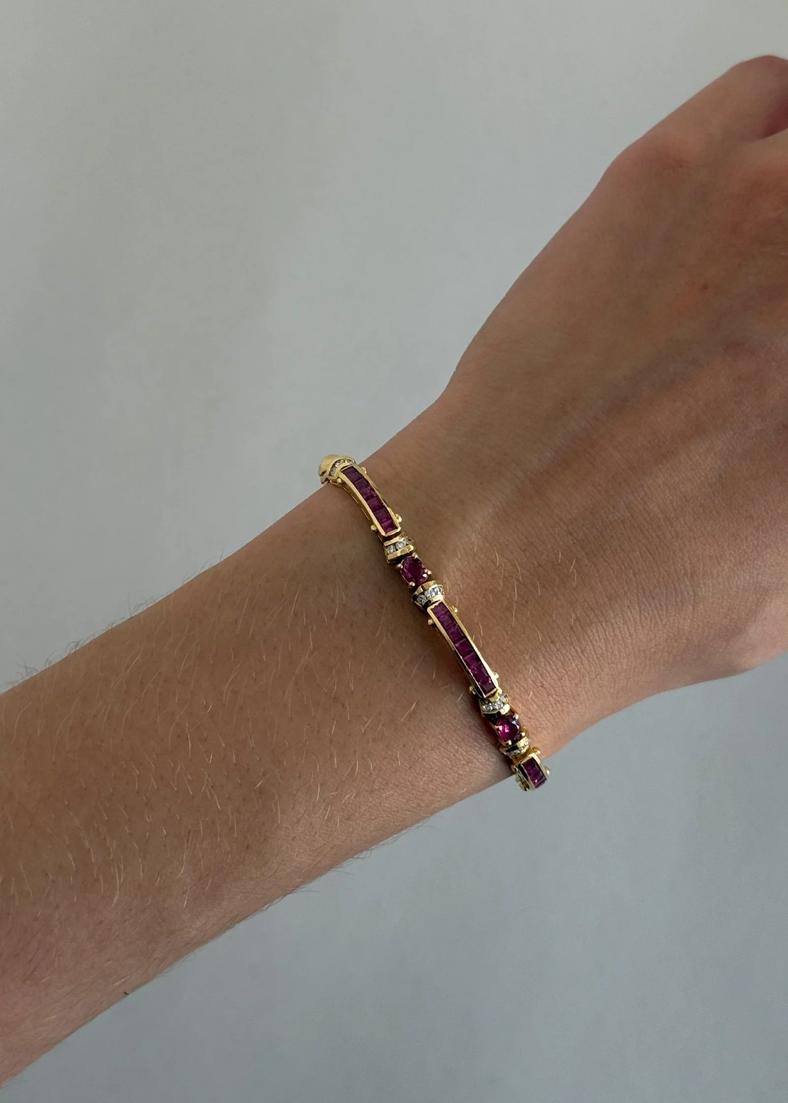 Kinn - Vintage 18k Ruby Tennis Bracelet - Image 2