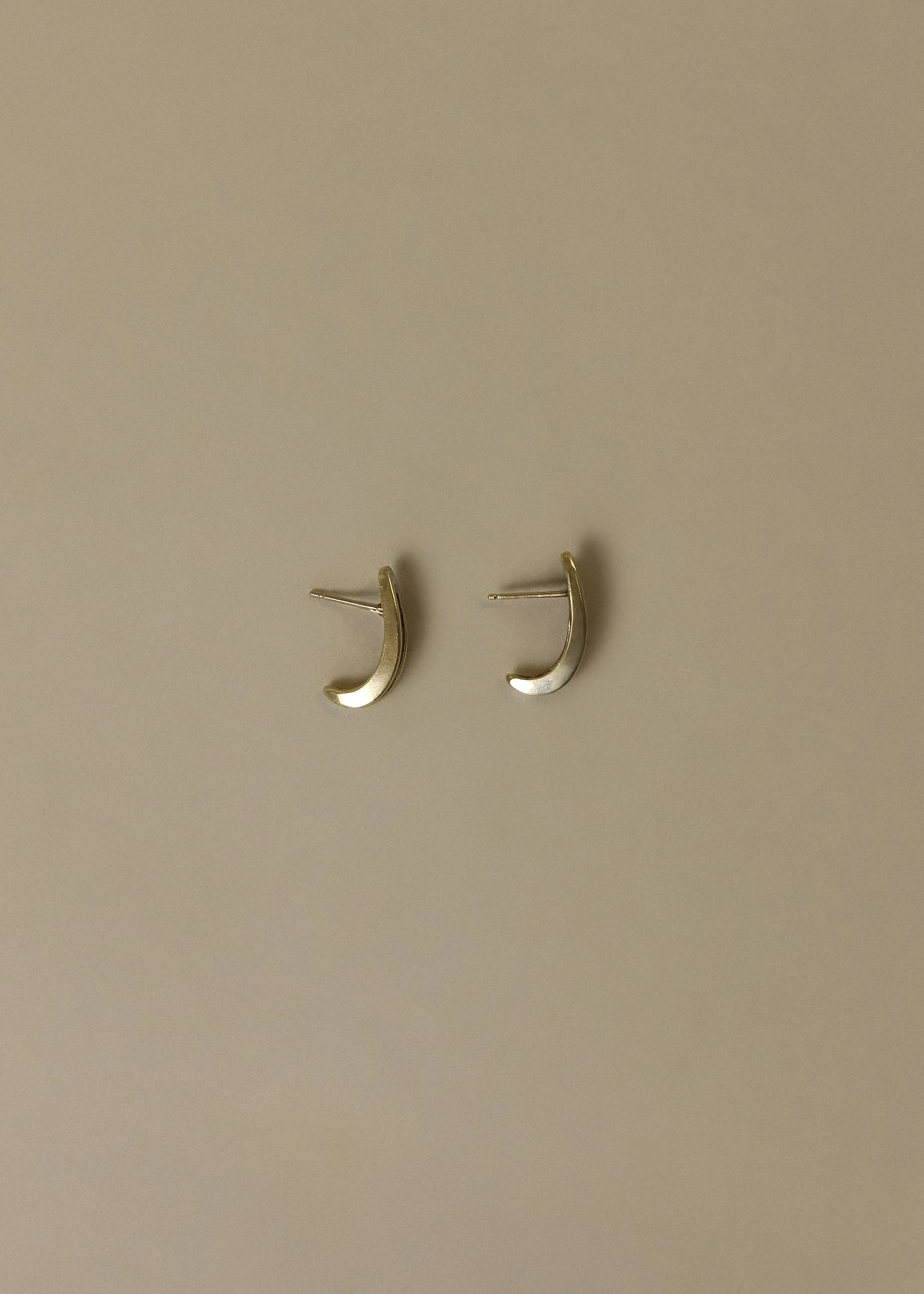 Kinn - Vintage Diamond Curved 14k Earrings - Image 3