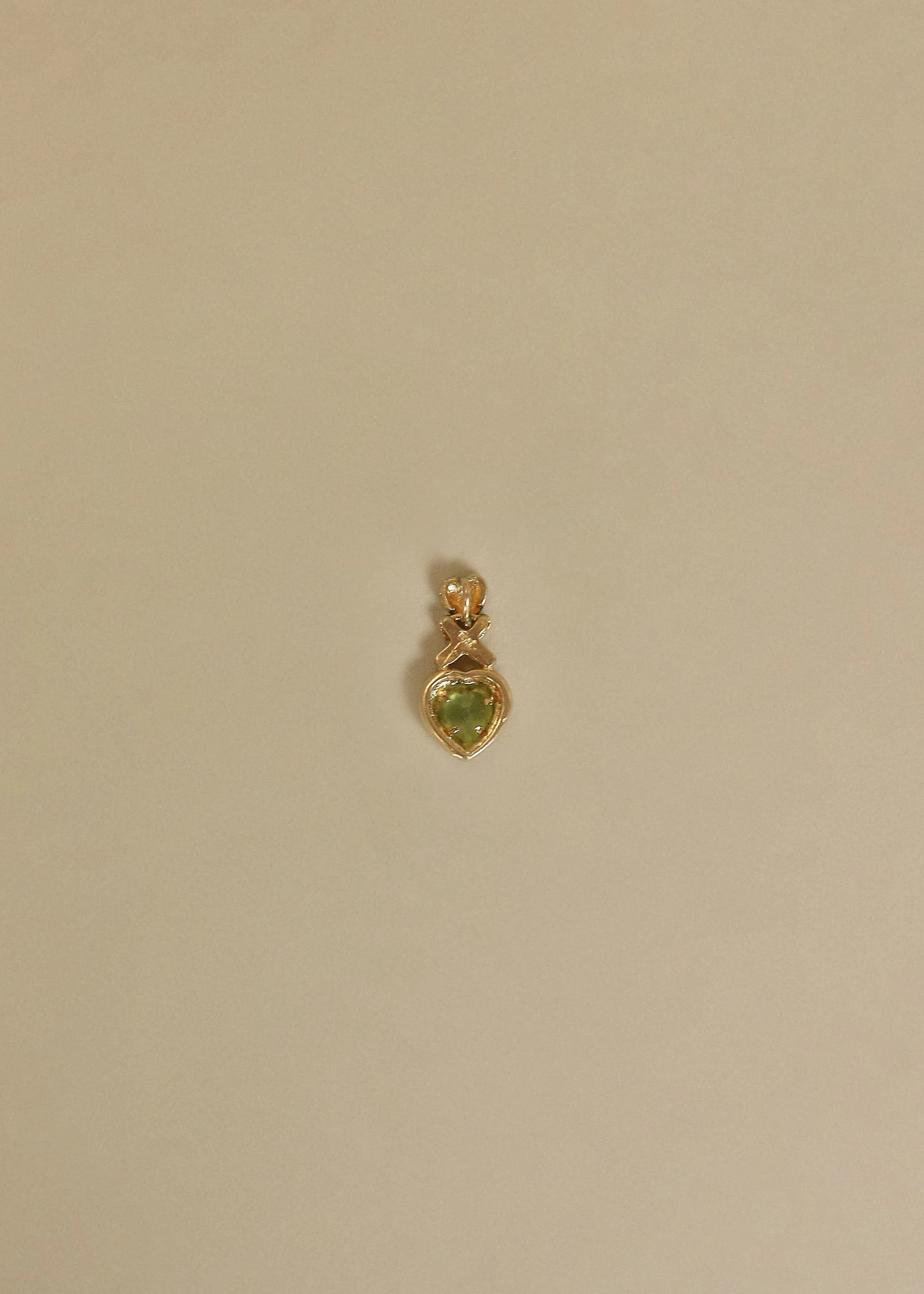 Kinn - Vintage Peridot Heart Pendant - Image 2