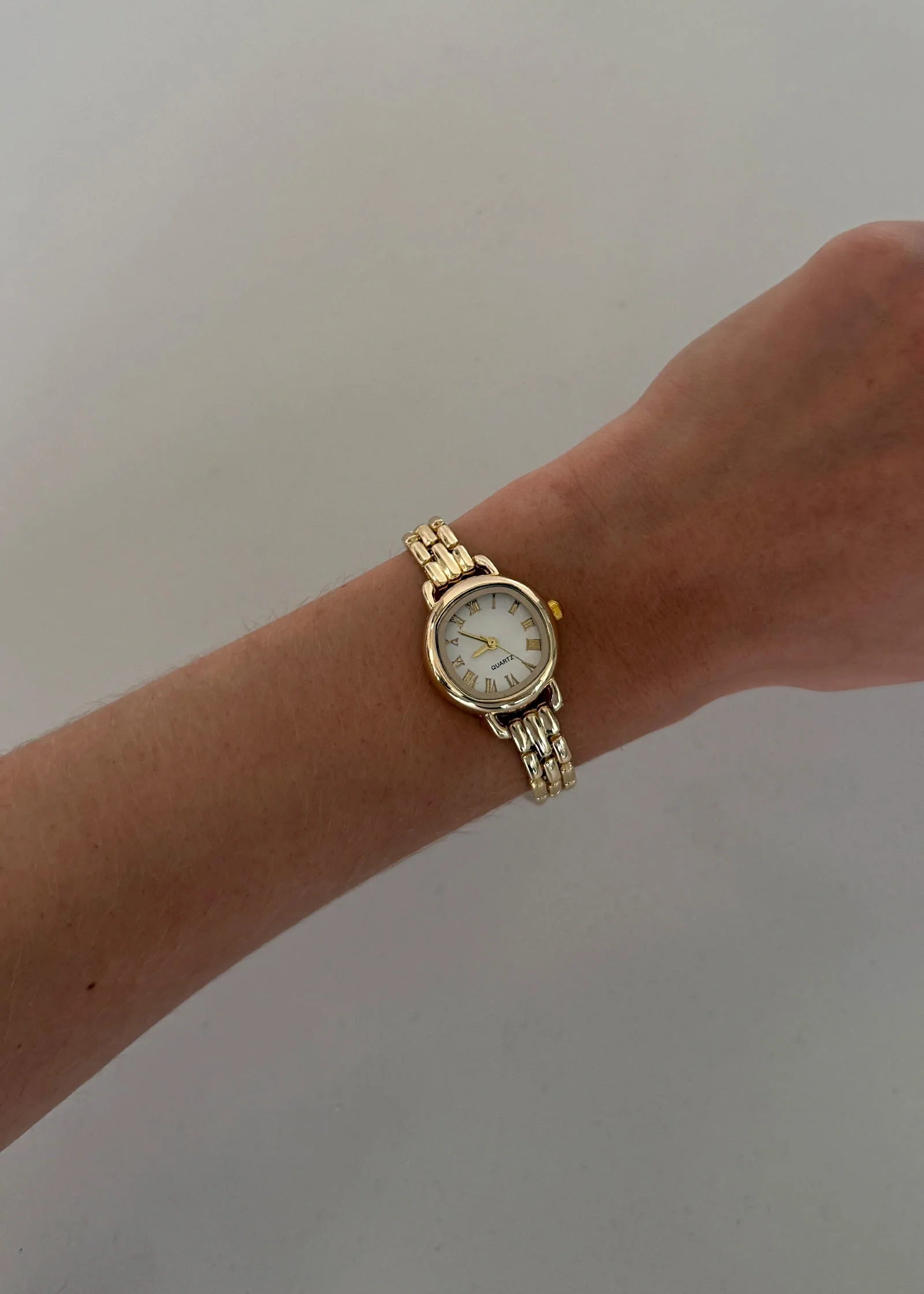 Kinn - Vintage Quartz Circle Watch - Image 2