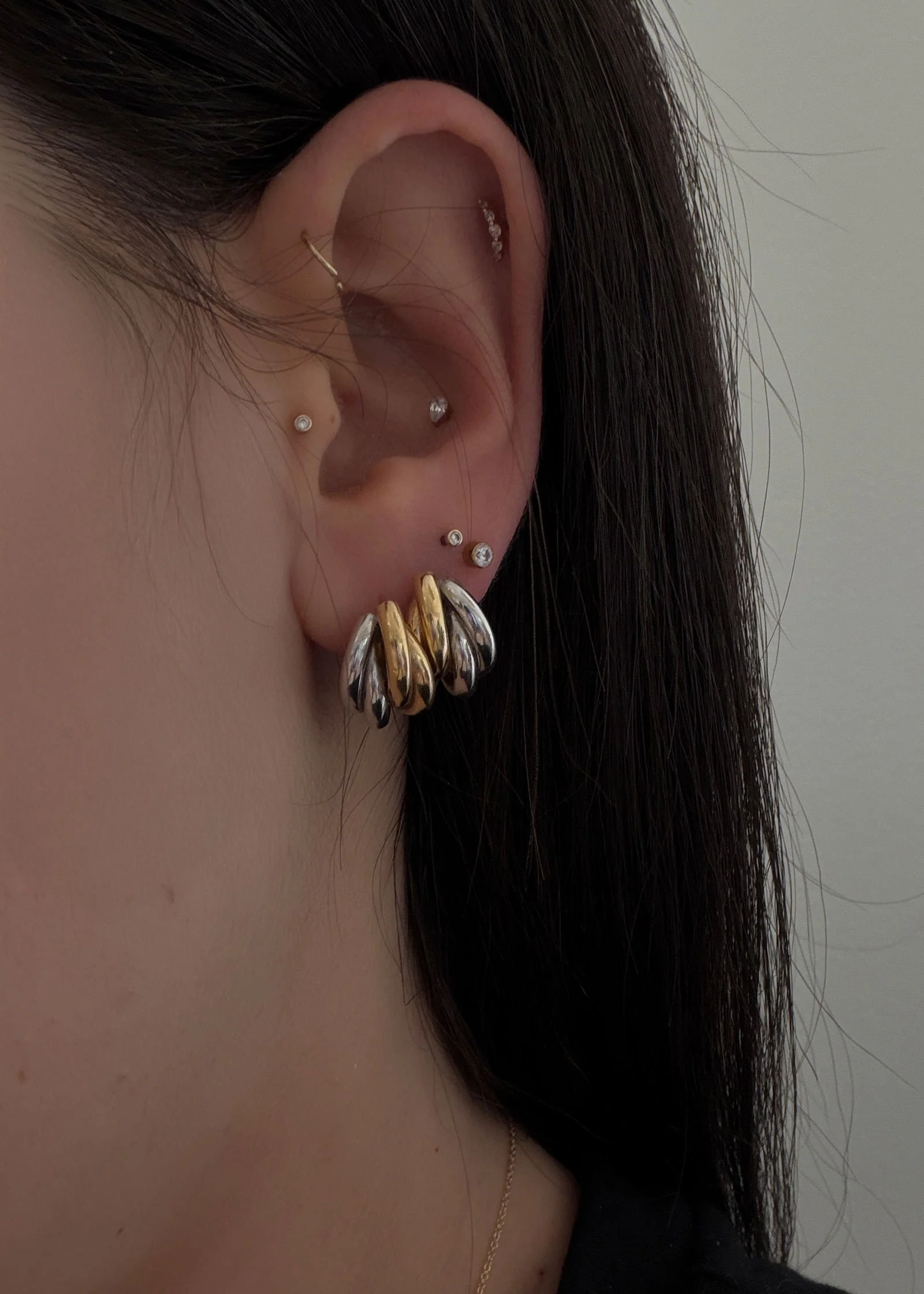 Kinn - Vintage Two Tone Earrings - Image 2