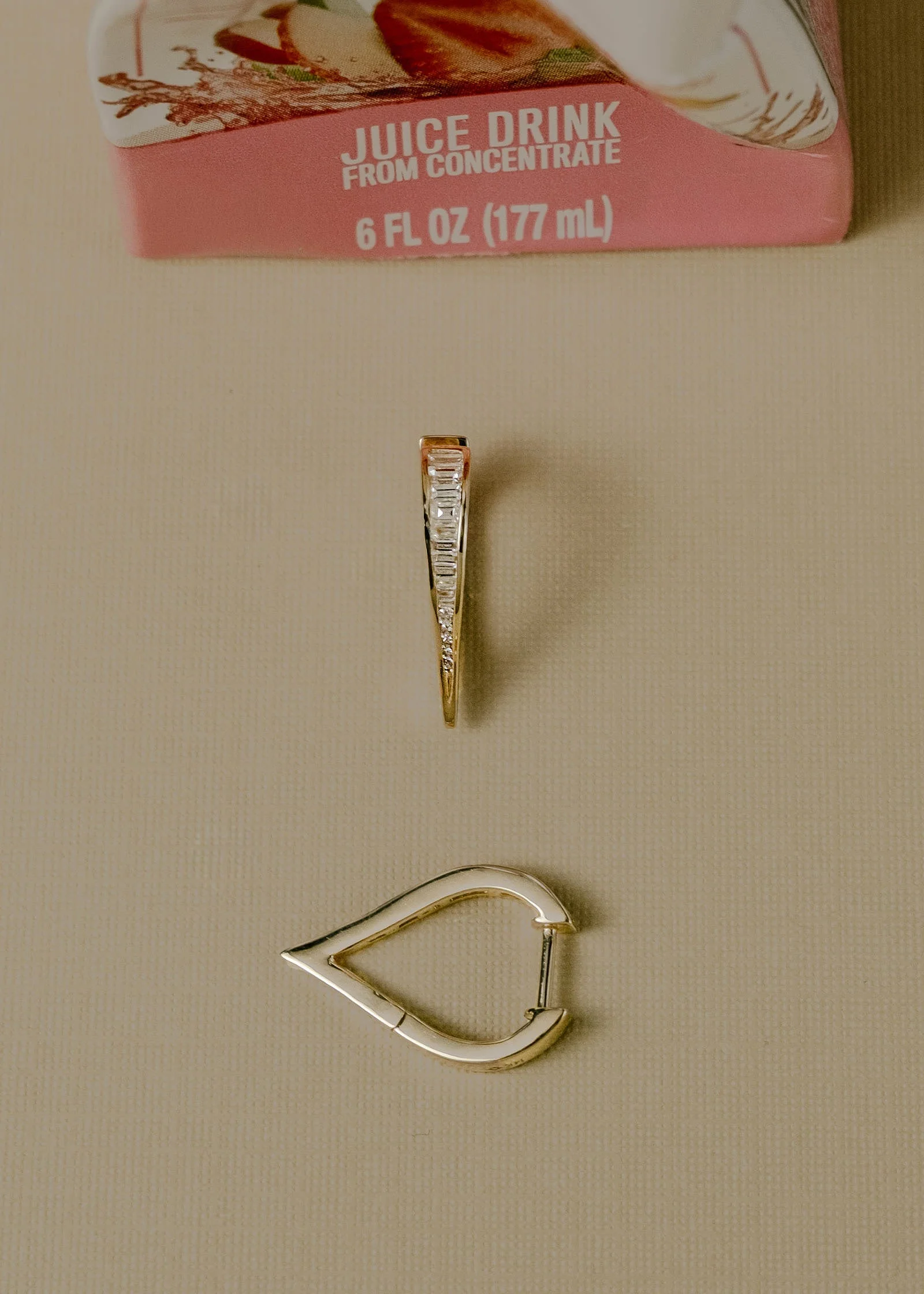 Kinn - Viola Baguette Diamond Drop Earrings - Image 5