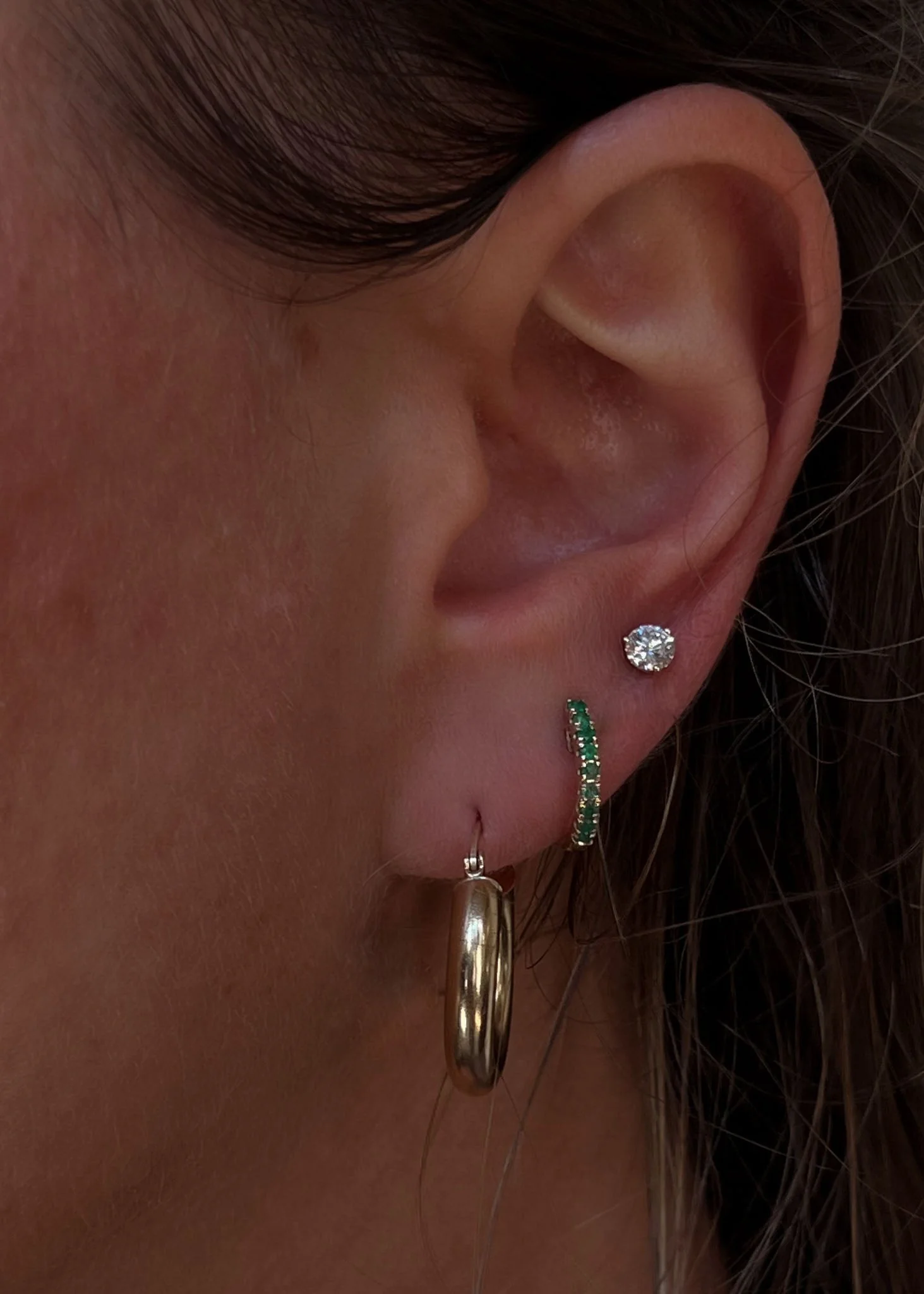 Kinn - x Sunset Tennis Club Reversible Huggie Earrings Diamonds Emeralds - Image 2